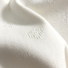 L牌*尺码M-xxxxl 属性 2026秋冬针织衫 成分 针织品 轻奢男士圆领针织短袖,纯净米白底色,上身干净通透。领口 L牌*尺码M-xxxxl 属性 2026秋冬针织衫 成分 针织品 轻奢男士圆领针织短袖,纯净米白底色,上身干净通透。领口