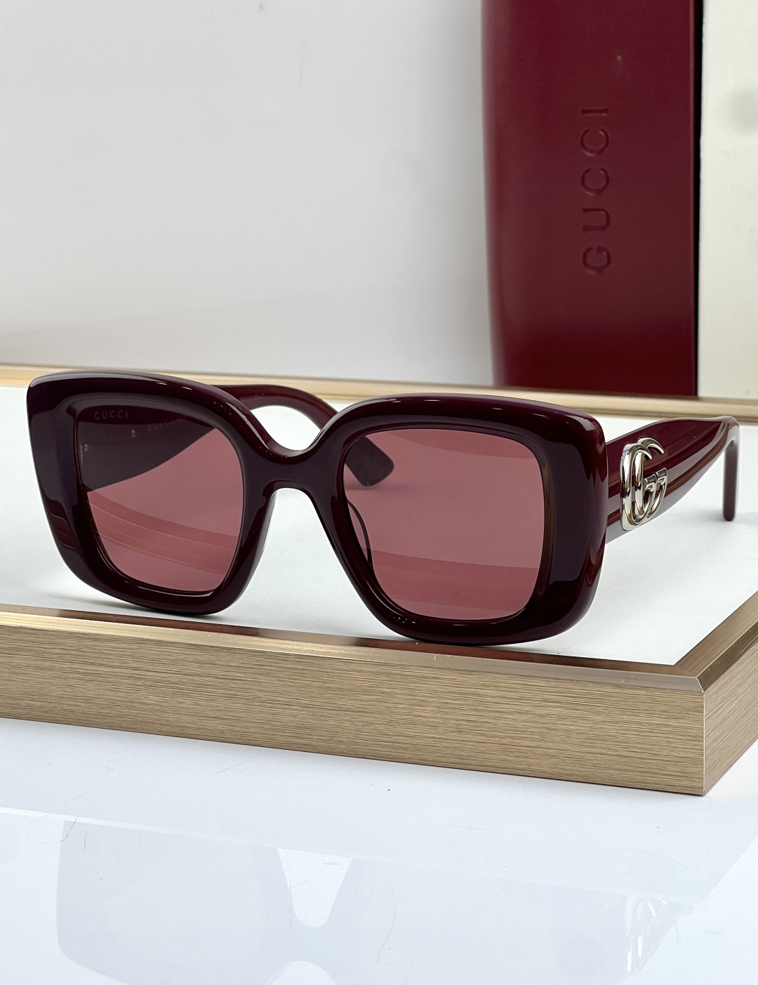 Gucci 𝐆𝐔𝐂𝐂𝐈