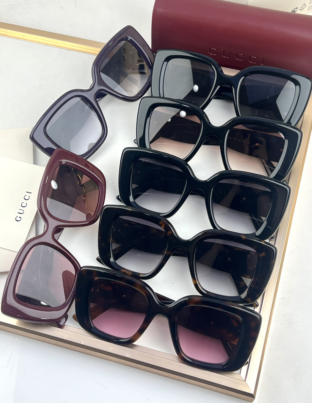 Gucci 𝐆𝐔𝐂𝐂𝐈