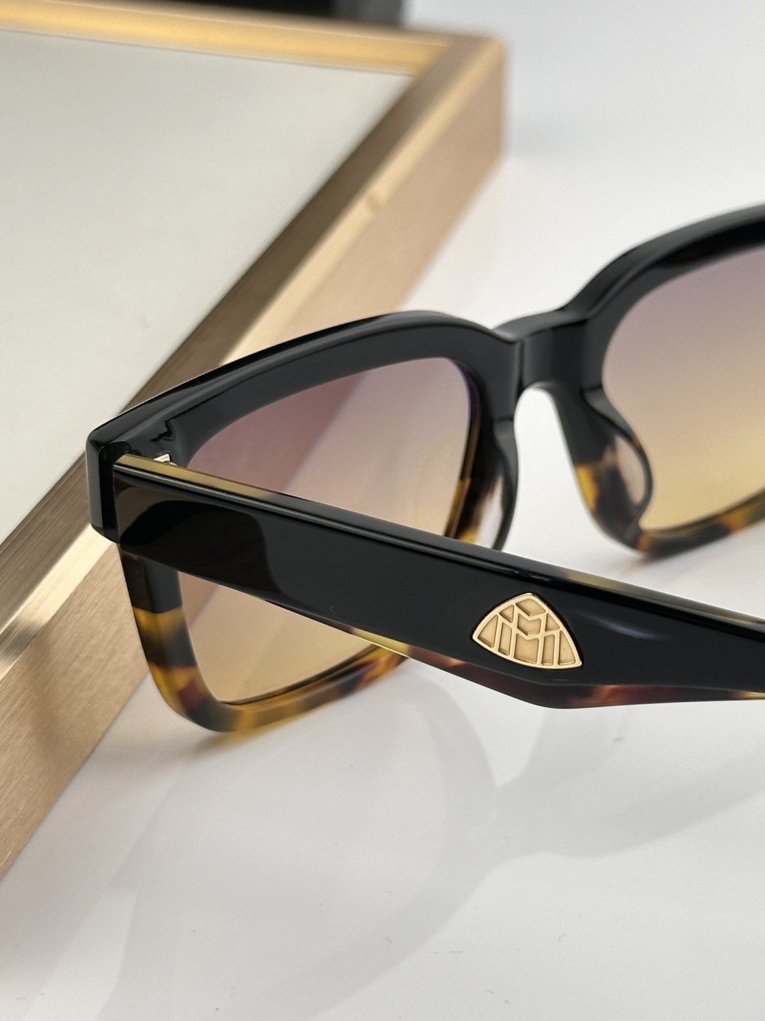 Designer Sunglasses Chairmani