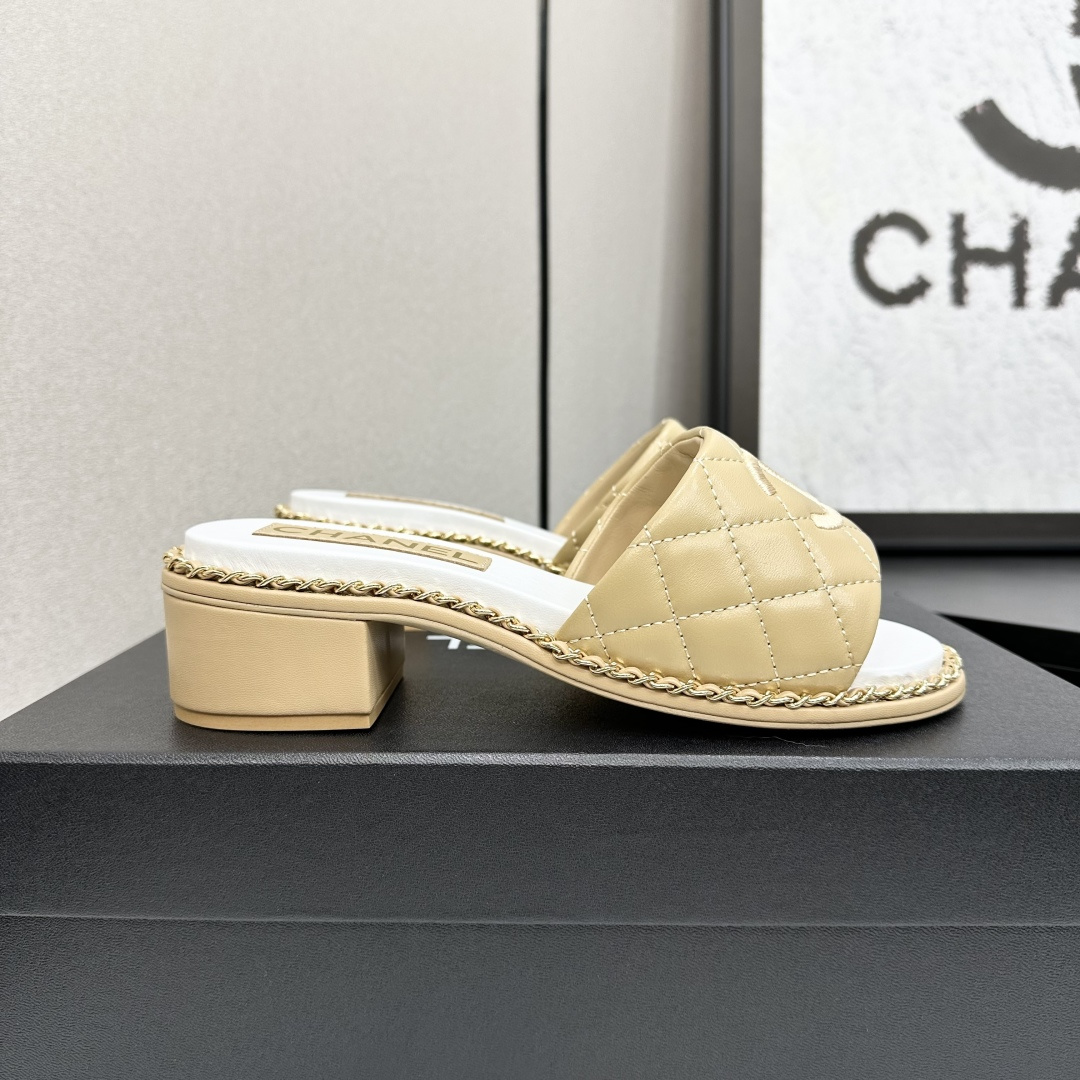 NO:173560,2025★★★★★★ Many celebrities are here to watch, a versatile series that domestic and foreign bloggers are popular. A must-have for spring and summer wardrobe matching. Sandals are the first choice. Upper imported super soft sheepskin inner lining: imported crystal sheepskin inner lining, original mold-open custom rubber sole Shoe size: 35-39 (40, 41, customized without return) Delivery of luxury latest counter synchronous packaging, slippers, sandals, slippers, sheepskin198609092025★★★★★ 众多明星网红上脚,国内外博主刷爆的一个百搭系列,春夏衣橱搭配必备 凉鞋首选. 鞋面进口超柔羊皮  内里: 进口水晶羊皮内里 大底原版开模定制橡胶底 鞋码: 35-39（40、41、定做不退换） 配送豪华最新专柜同步包装,拖鞋,sandals,slippers,sheepskin,Women's Shoes