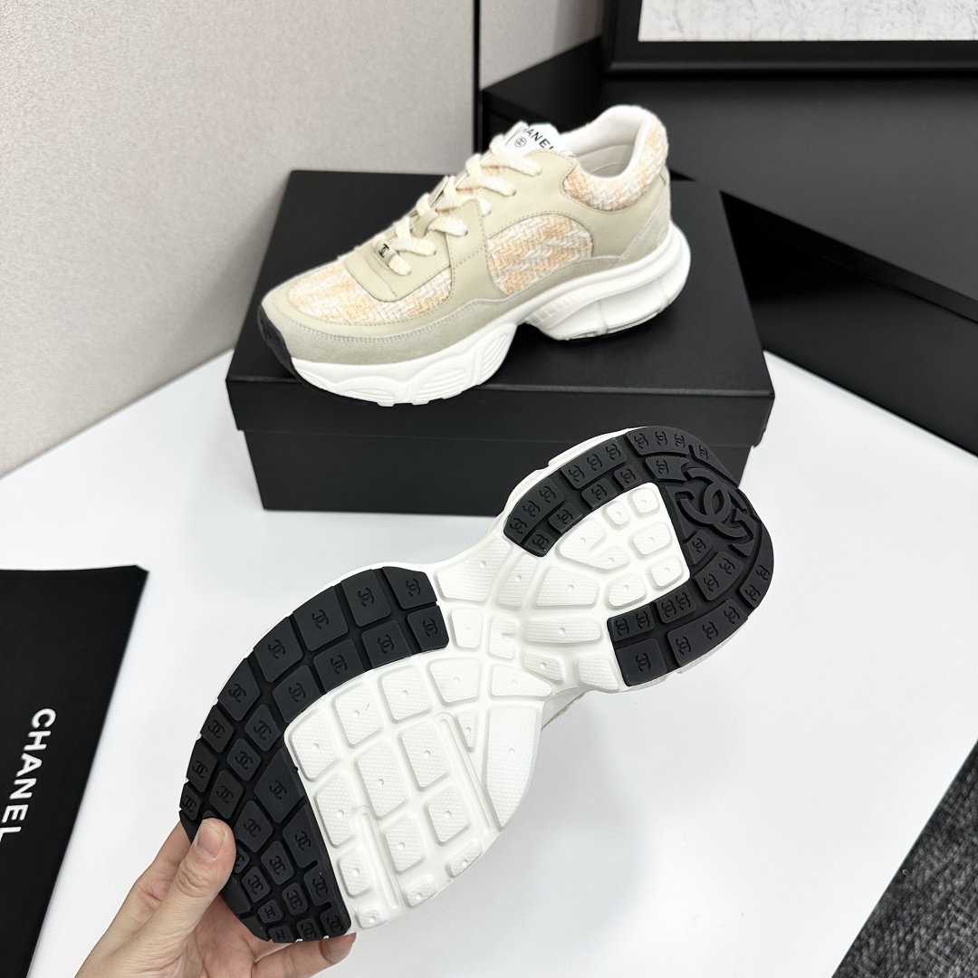 Chanel Women's Beige Tweed CC Logo Lace Up Sneakers Fashionable Design Shoes 6 cmp i1740162399841 2561 0 3
