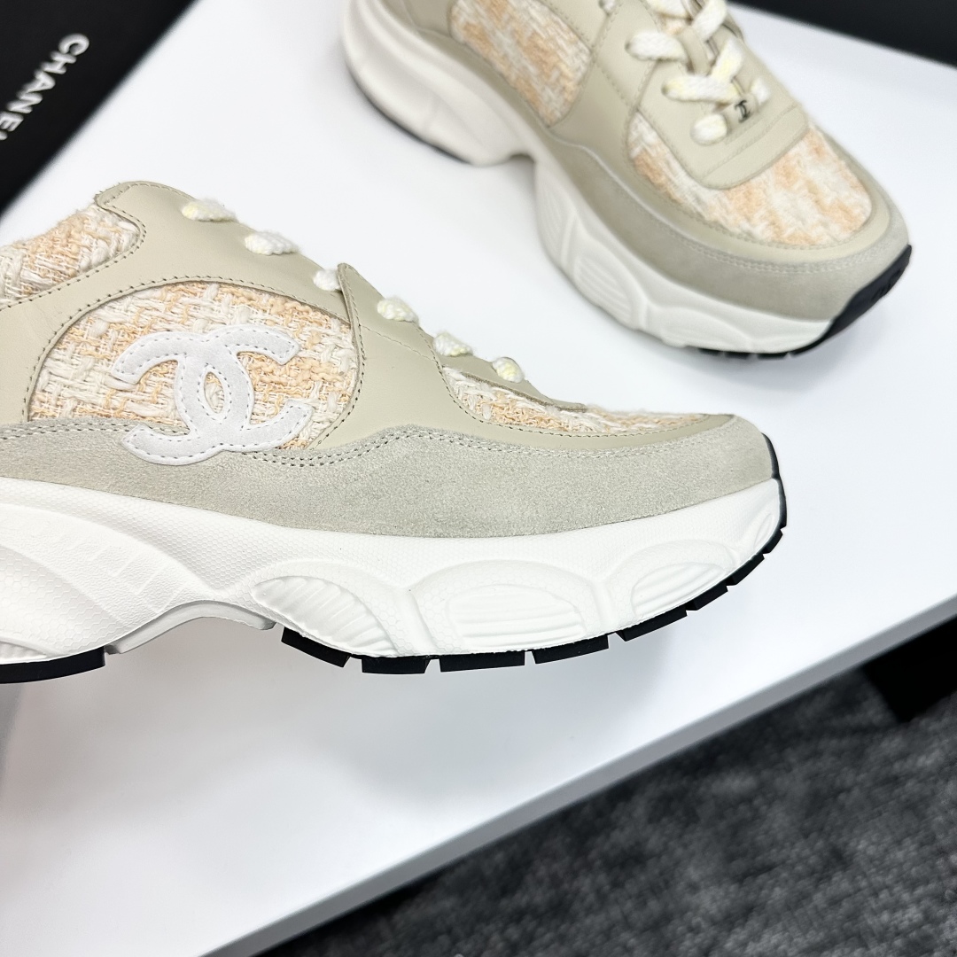Chanel Women's Beige Tweed CC Logo Lace Up Sneakers Fashionable Design Shoes 10 cmp i1740162400686 1734 0 8