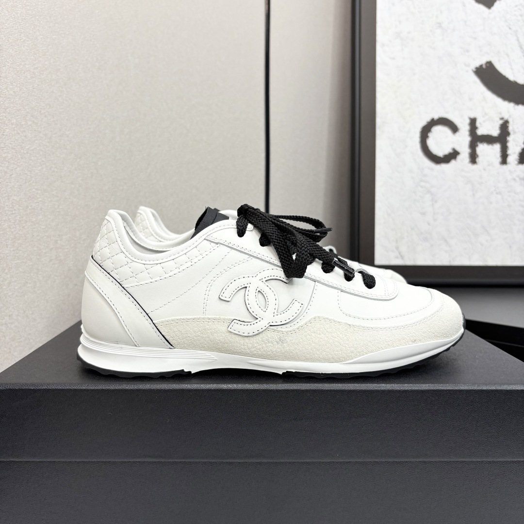 NO:165583,CHANE small fragrance thick-soled panda shoes sneakers Chanel 2025ss popular panda shoes color matching thick-soled casual sports shoes shoes counter synchronization counter is very popular, a very difficult to buy shoe The most popular thick-soled panda shoes on the entire network, you can imagine that Xiaoxiangguan cannot miss it, appearance and comfort coexist Simple and versatile white shoes Thick sole height enhancement is super versatile, whoever wears it in close eyes looks good, upper calfskin velvet inner counter original net, outsole TU original outsole Size: 35-40 (40 41 custom made, casual shoes/sports shoes, chanel, chanel, sneakers, cowhide19860909CHANE小香厚底熊猫板鞋运动鞋 香奈儿2025ss火爆熊猫鞋配色厚底休闲运动鞋板鞋  专柜同步 专柜非常火爆 非常难买的一款鞋 全网最火的厚底熊猫鞋 可想而知小香控不可错过的 颜值与舒适并存的 简约百搭小白鞋 厚底增高超级百搭,闭眼入谁穿谁好看  鞋面小牛皮牛绒 内里专柜原版网里 大底TU原版大底 码数:35-40（40 41定做,休闲鞋/运动鞋,chanel,chanel,sneakers,cowhide,Women's Shoes