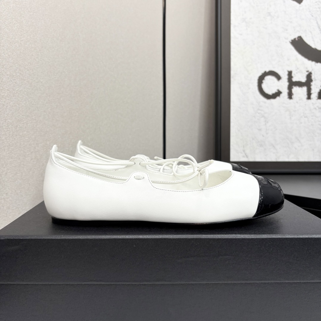 NO:262973,2025 Xiaoxiang must-have items for this season in autumn and winter!  !  Chanel Spring and Autumn Heavy Industry Hot Products, Xiaohongshu is highly recommended, it looks good no matter how you match it. It is a must-have for fashionable things. Chanel's women love simple but irresistible combinations show unique styles of dressing, free mixing and matching, and keep up with the fashionable pace of Grandma Shixiang!  !  !  Exquisite details enlarge to see the top version purchasing level created★The upper adopts original custom sheepskin, sheepskin inner lining, sheepskin footbed, genuine leather sole, size 35-39 (40, 41 custom p, single shoes, chanel, sheepskin198609092025小香 本季秋冬季必备单品！！ 香奈儿春秋重工爆款 小红书力推款,怎么搭配都好看,时髦精必备,香奈儿女士钟爱简约又难以抗拒系搭配展现与众不同的穿搭风格、自由混搭闪耀到位跟紧香奶奶时尚步伐！！！精致细节放大看顶级版本代购级别打造★鞋面采用原版定制羊皮,羊皮内里,羊皮垫脚,真皮底,码数35-39（40、41定做 p,单鞋,chanel,sheepskin,Women's Shoes