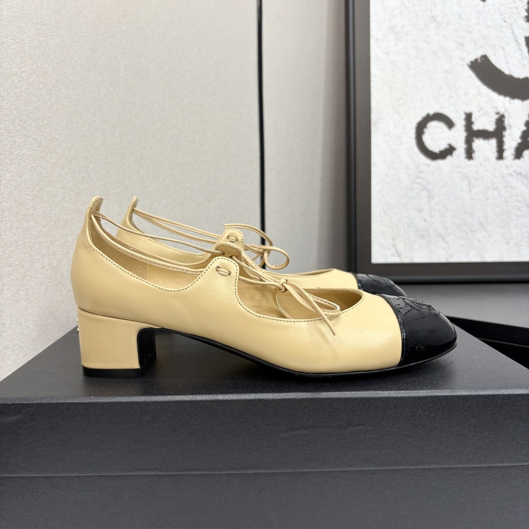 NO:262965,2025 Xiaoxiang must-have items for this season in autumn and winter!  !  Chanel Spring and Autumn Heavy Industry Hot Products, Xiaohongshu is highly recommended, it looks good no matter how you match it. It is a must-have for fashionable things. Chanel's women love simple but irresistible combinations show unique styles of dressing, free mixing and matching, and keep up with the fashionable pace of Grandma Shixiang!  !  !  Exquisite details enlarge to see the top version purchasing level created★The upper adopts original custom sheepskin, sheepskin inner lining, sheepskin footbed, genuine leather sole, size 35-39 (40, 41 customized, single shoes, chanel, sheepskin198609092025小香 本季秋冬季必备单品！！ 香奈儿春秋重工爆款 小红书力推款,怎么搭配都好看,时髦精必备,香奈儿女士钟爱简约又难以抗拒系搭配展现与众不同的穿搭风格、自由混搭闪耀到位跟紧香奶奶时尚步伐！！！精致细节放大看顶级版本代购级别打造★鞋面采用原版定制羊皮,羊皮内里,羊皮垫脚,真皮底,码数35-39（40、41定做,单鞋,chanel,sheepskin,Women's Shoes