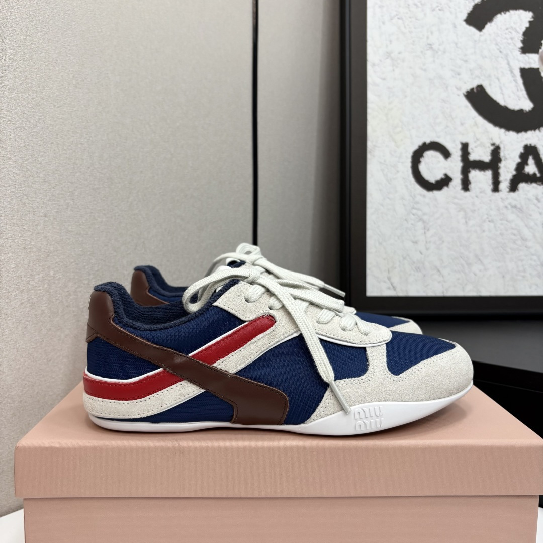 NO:262938,Miumiu breathable mesh casual shoes, new British style lace-up MiuMiu show Candy color splicing   retro old~ dirty shoes Multiple collisions, beautiful and fashionable favorite~ super comfortable to wear, fabric cowhide   cow velvet   imported breathable mesh inner towel cloth, original molded rubber sole size 35-41, casual shoes/sports shoes, miumiu, sneakers, cowhide19860909miumiu缪缪透气网布休闲鞋,新款英伦风系带MiuMiu秀场 糖果色拼接 复古做旧~脏脏鞋 多元对撞,美炸了 时髦精最爱~上脚超级舒服 面料牛皮 牛反绒 进口透气网布 内里毛巾布 大底原版开模橡胶底 码数35-41,休闲鞋/运动鞋,miumiu,sneakers,cowhide,Women's Shoes