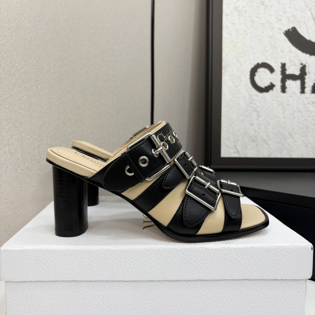 NO:227652,25ss early spring new Dior D-Avenue series high-heel color-blocking Roman style sandals. CD letter logo hardware buckle star same style punk style thick heel belt buckle fish mouth open toe women's shoes. Original custom imported calfskin inner water dyed sheepskin inner outsole Italian leather outsole heel height 8CM hardware original custom hardware buckle size 34-42 (34.40.41.42 custom no return or exchange), high heels, dior, dior, high heels, slippers, cowhide, sheepskin, Leather soles1986090925ss早春新款Dior迪奥D-Avenue系列高跟拼色罗马风凉拖鞋. CD字母logo五金扣明星同款朋克风格粗跟皮带扣鱼嘴露趾女鞋 鞋面原版定制进口小牛皮 内里水染羊皮内里 大底意大利真皮大底 跟高8CM 五金原版定制五金扣 码数34-42(34.40.41.42定制不退不换）,高跟鞋,dior,dior,high heels,slippers,cowhide,sheepskin,Leather soles,Women's Shoes