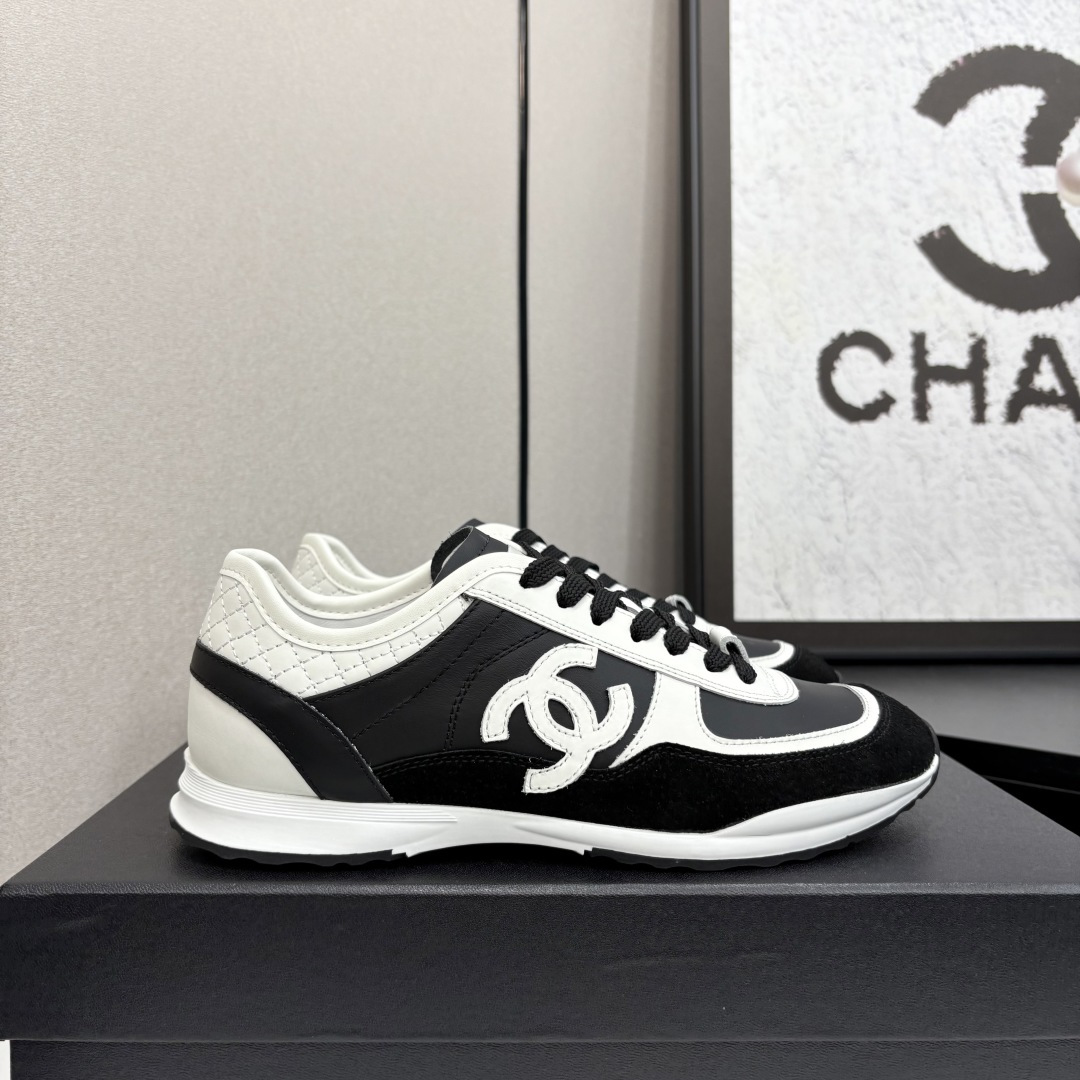 NO:227625,CHANE small fragrance thick-soled panda shoes sneakers Chanel 2025ss popular panda shoes color matching thick-soled casual sports shoes shoes counter synchronization counter is very popular, a very difficult to buy shoe The most popular thick-soled panda shoes on the entire network, you can imagine that the small fragrance control cannot be missed, appearance and comfort coexist Simple and versatile white shoes Thick sole height enhancement is super versatile, whoever wears it in close eyes looks good, upper calfskin velvet inner counter original network, outsole TPU original outsole Size: 35-40 (40 41 custom made, casual shoes/sports shoes, chanel, chanel, sneakers, cowhide19860909CHANE小香厚底熊猫板鞋运动鞋 香奈儿2025ss火爆熊猫鞋配色厚底休闲运动鞋板鞋  专柜同步 专柜非常火爆 非常难买的一款鞋 全网最火的厚底熊猫鞋 可想而知小香控不可错过的 颜值与舒适并存的 简约百搭小白鞋 厚底增高超级百搭,闭眼入谁穿谁好看  鞋面小牛皮牛绒 内里专柜原版网里 大底TPU原版大底 码数:35-40（40 41定做,休闲鞋/运动鞋,chanel,chanel,sneakers,cowhide,Women's Shoes