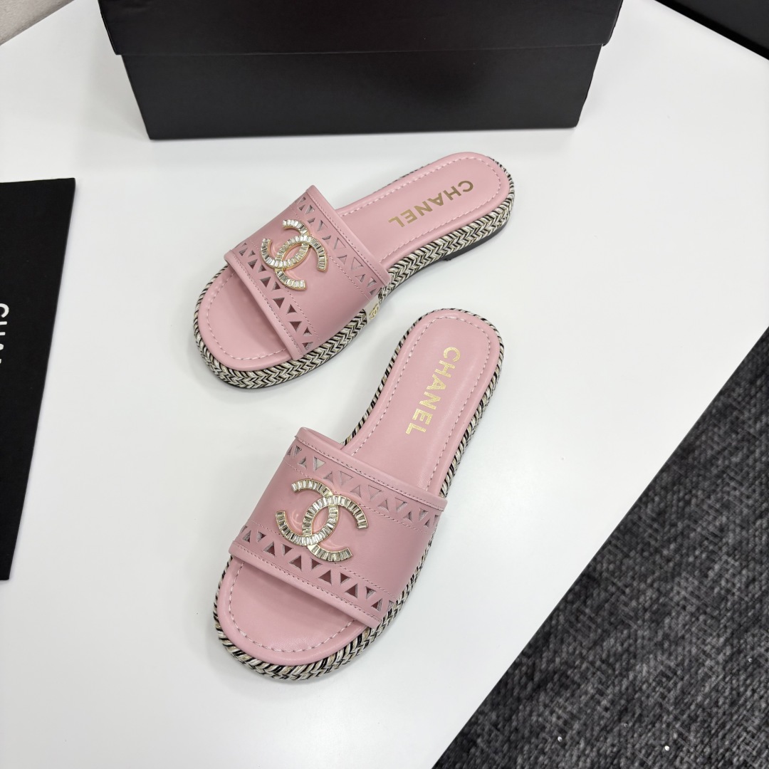 Chanel Women's Pink Leather Espadrille Sandals with CC Logo Accent 7 cmp i1742588388843 3302 0 5