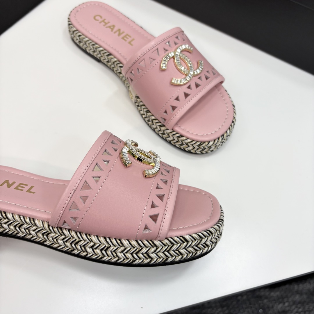 Chanel Women's Pink Leather Espadrille Sandals with CC Logo Accent 10 cmp i1742588389593 6034 0 8