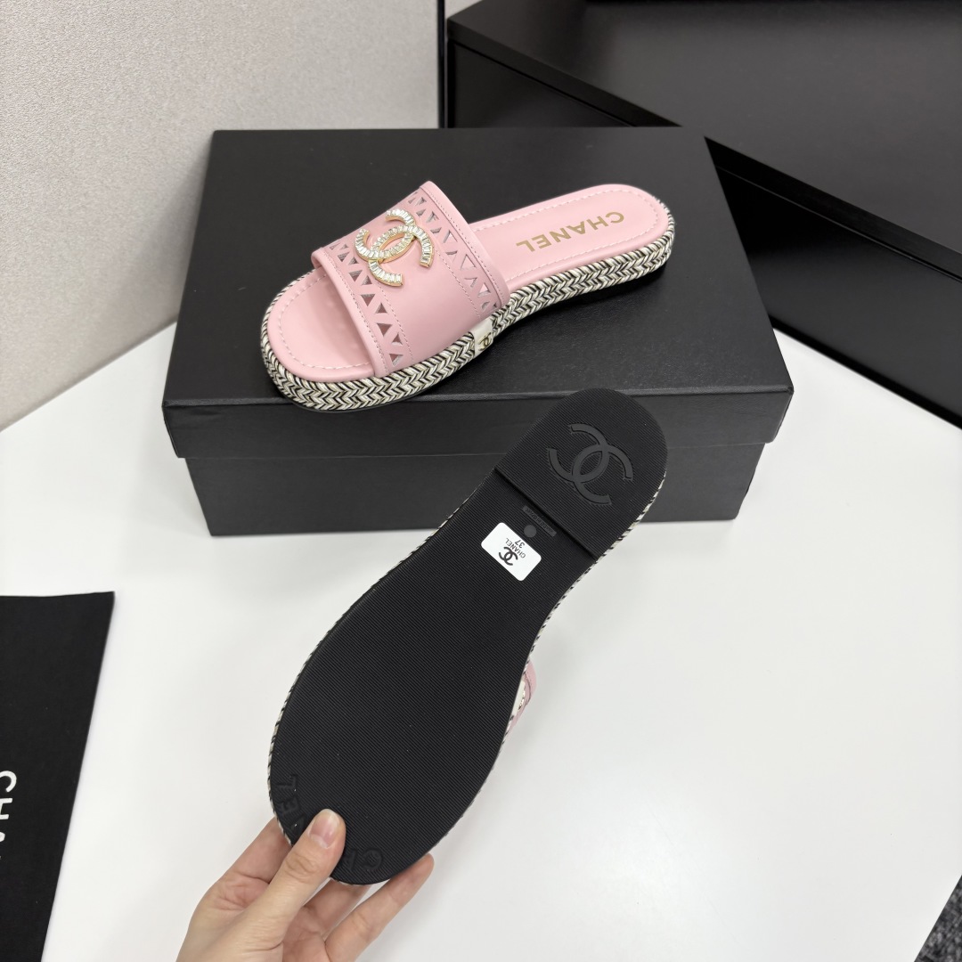 Chanel Women's Pink Leather Espadrille Sandals with CC Logo Accent 6 cmp i1742588389600 9399 0 4
