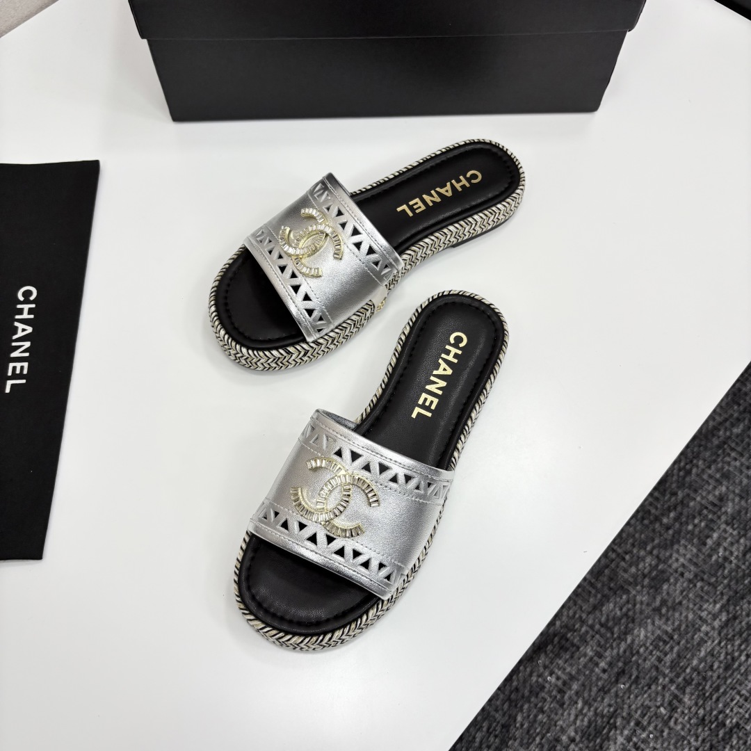 Chanel Women's Silver Leather Espadrille Sandals With Crystal Logo 7 cmp i1742588400528 2988 0 5