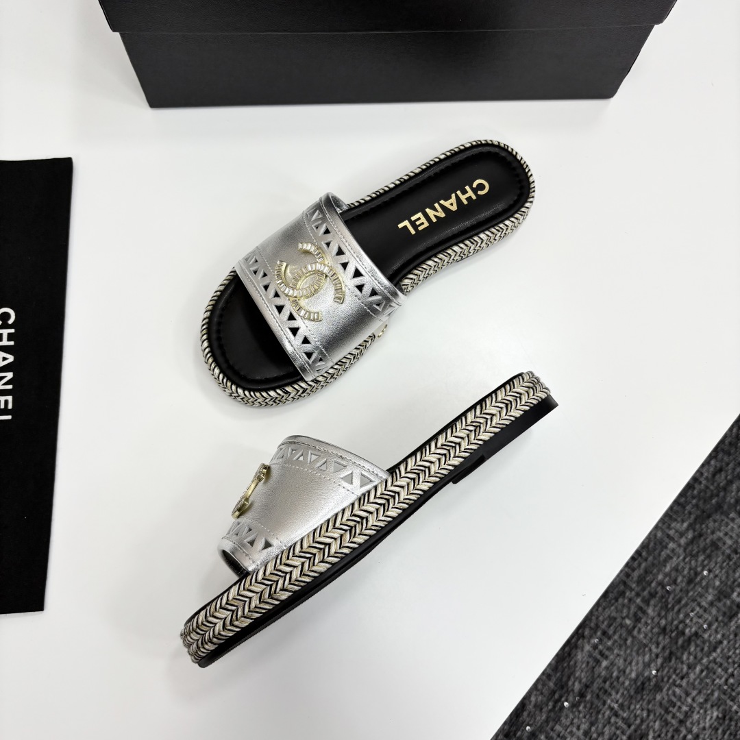 Chanel Women's Silver Leather Espadrille Sandals With Crystal Logo 8 cmp i1742588401301 7791 0 6