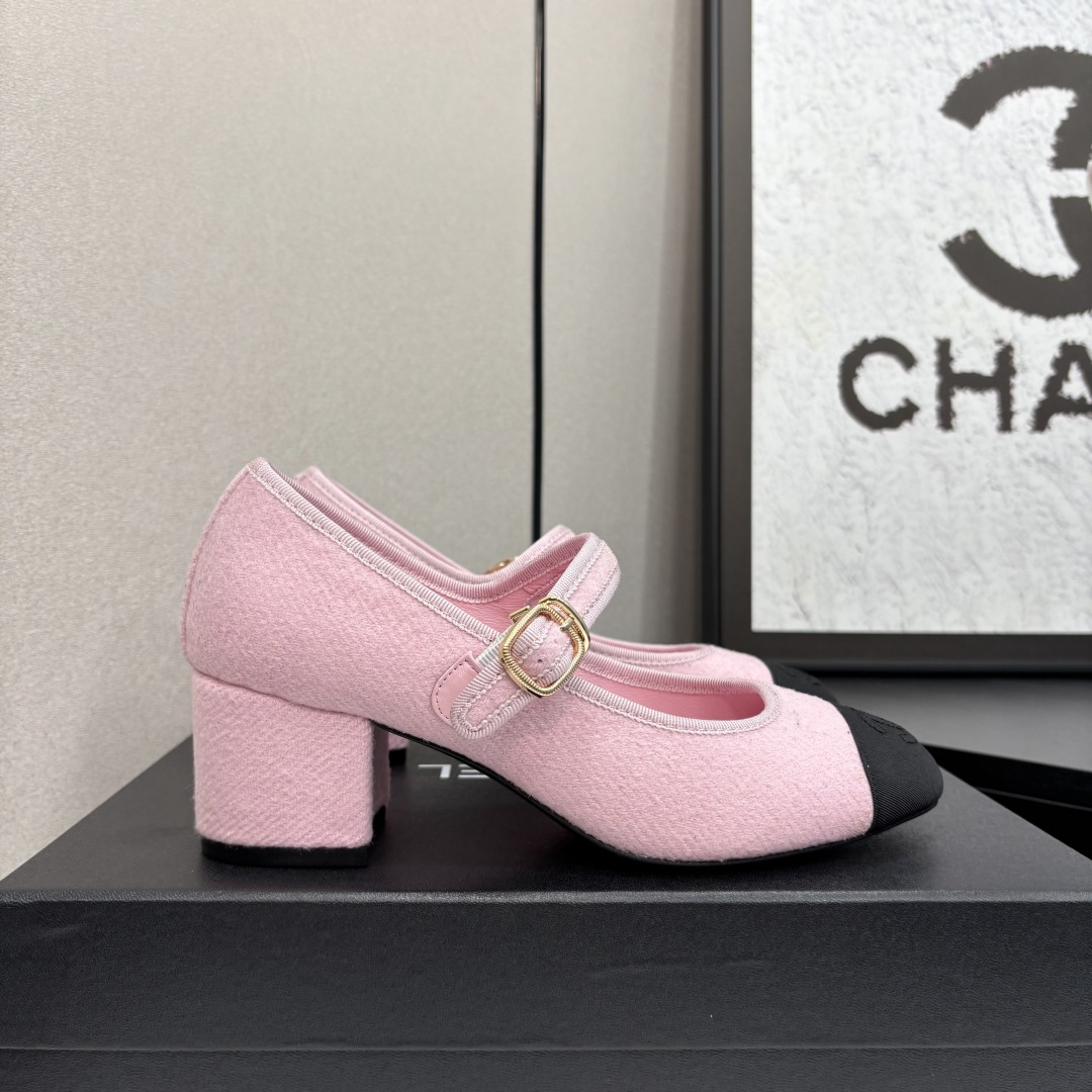 NO:227601,Xiangjia Chane 25 Mary Jane Ballet Single Shoes Showcase Upper fabric original one to one sheepskin satin, sheepskin, original one to one super beautiful ballet shoes imported from the inner lining imported flat soft grain cowhide inner water dyed sheepskin footbeds outsole original Italian translucent leather outsole shoe size 34-41, 34.40.41. Custom made full set of counter synchronous packaging, ballet shoes Mary Jane, chanel, chanel, mary jane, cowhide, sheepskin, silk fabric, Leather soles19860909香家chane 25款玛丽珍芭蕾舞单鞋走秀款 鞋面面料原版一比一羊皮绸缎,羊皮里,原版一比一开超美芭蕾舞鞋 内里进口平整柔软粒面牛皮内里水染羊皮垫脚 大底原版意大利透染真皮大底 鞋码34-41,34.40.41.定做 全套专柜同步包装,芭蕾舞鞋玛丽珍,chanel,chanel,mary jane,cowhide,sheepskin,silk fabric,Leather soles,Women's Shoes