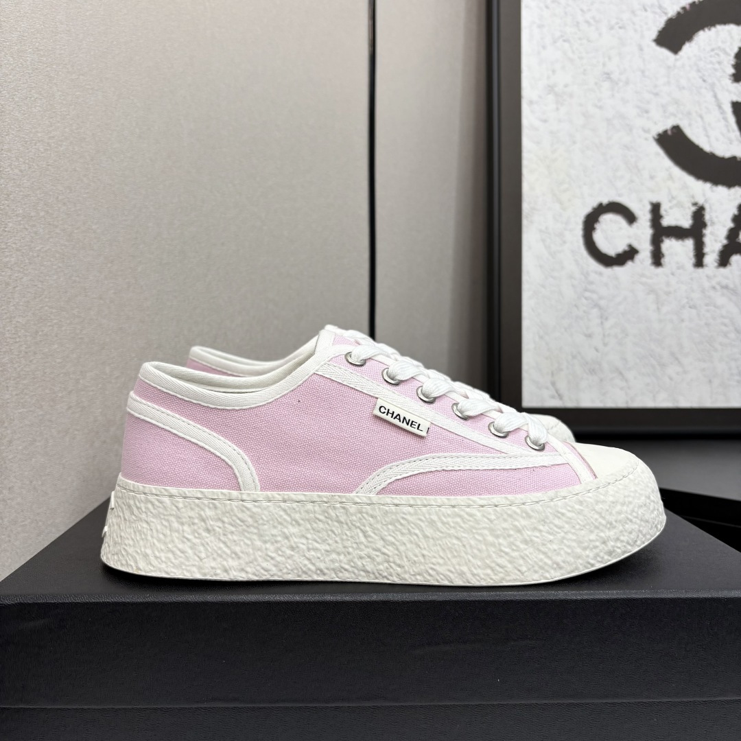 NO:227357,Chanel.Vintage 2025 early spring new style, medieval sports thick-soled biscuit shoes, casual shoes are so stylish, retro coco women's shoes. They have always been extremely popular. This tribute to the classic series!  It looks so good~ a must-have fashion item for trendy people!  Upper: ZP high-density weaving canvas Inner: Sheepskin Sole: Rubber outsole Size 35-40 (40 custom made without return or exchange), casual shoes/sports shoes, chanel, chanel, sneakers, sheepskin19860909Chanel.Vintage 香奈儿2025早春新款 中古运动厚底饼干鞋休闲鞋太有范儿了 复古coco女鞋.一直以来异常的盛行. 这款致敬经典系列！ 上脚超好看～潮人必备时尚单品！ 鞋面:ZP高密度织法帆布 内里:羊皮 底材:橡胶大底 码数35-40（40定做不退换）,休闲鞋/运动鞋,chanel,chanel,sneakers,sheepskin,Women's Shoes