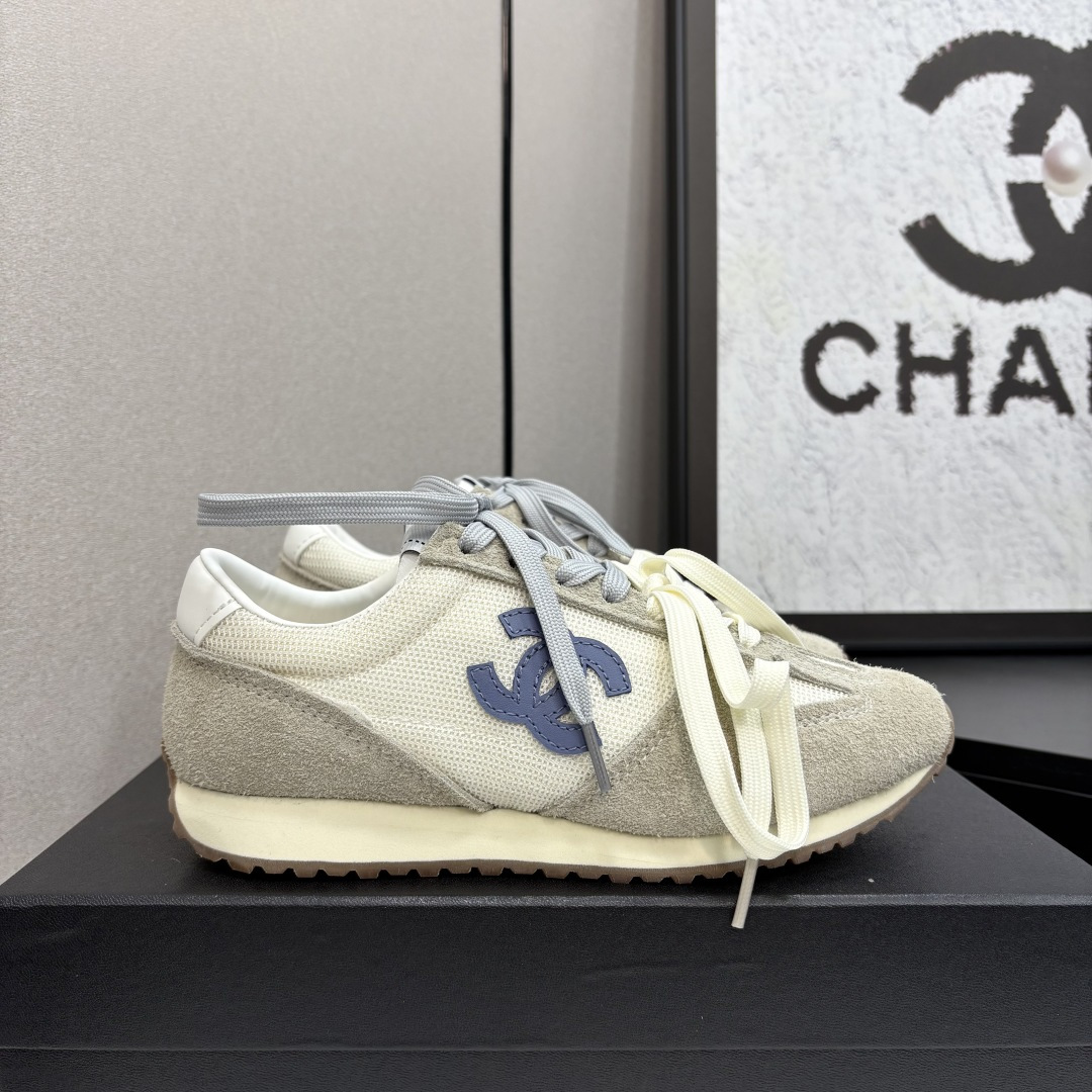 NO:259658,Top casual sneakers for the 2025 counter This classic design; the upper is crafted and electric embroidered with various craftsmanship; the sole is fashionable and sporty; it is an extraordinary variety of color matching elements... The diversified mix and match is very beautiful and versatile, casual, fashionable, sports, and outdoors can be taken into account... Go material The upper is made of original imported silk cowhide   original tarp   original head-layer cowhide The inner part is made of original breathable mesh Outsole based on original TPU combination sole Premium packaging for women 35–41 40 41 Customized, casual shoes/sports shoes, sneakers, cowhide198609092025专柜顶级休闲款运动鞋 这款经典设计；鞋面多种工艺电绣的风格；大底却时尚运动；不平凡的拥入了多种配色元素…… 多元化混搭非常好看百搭,休闲,时尚,运动,户外都能兼顾…… Go 材料 鞋面采用 原版进口头层丝绸牛皮 原版防水布 原版头层牛皮 内里采用 原版透气网 大底根据 原版TPU组合大底 专柜精品包装全套女35–41 40 41定做,休闲鞋/运动鞋,sneakers,cowhide,Women's Shoes