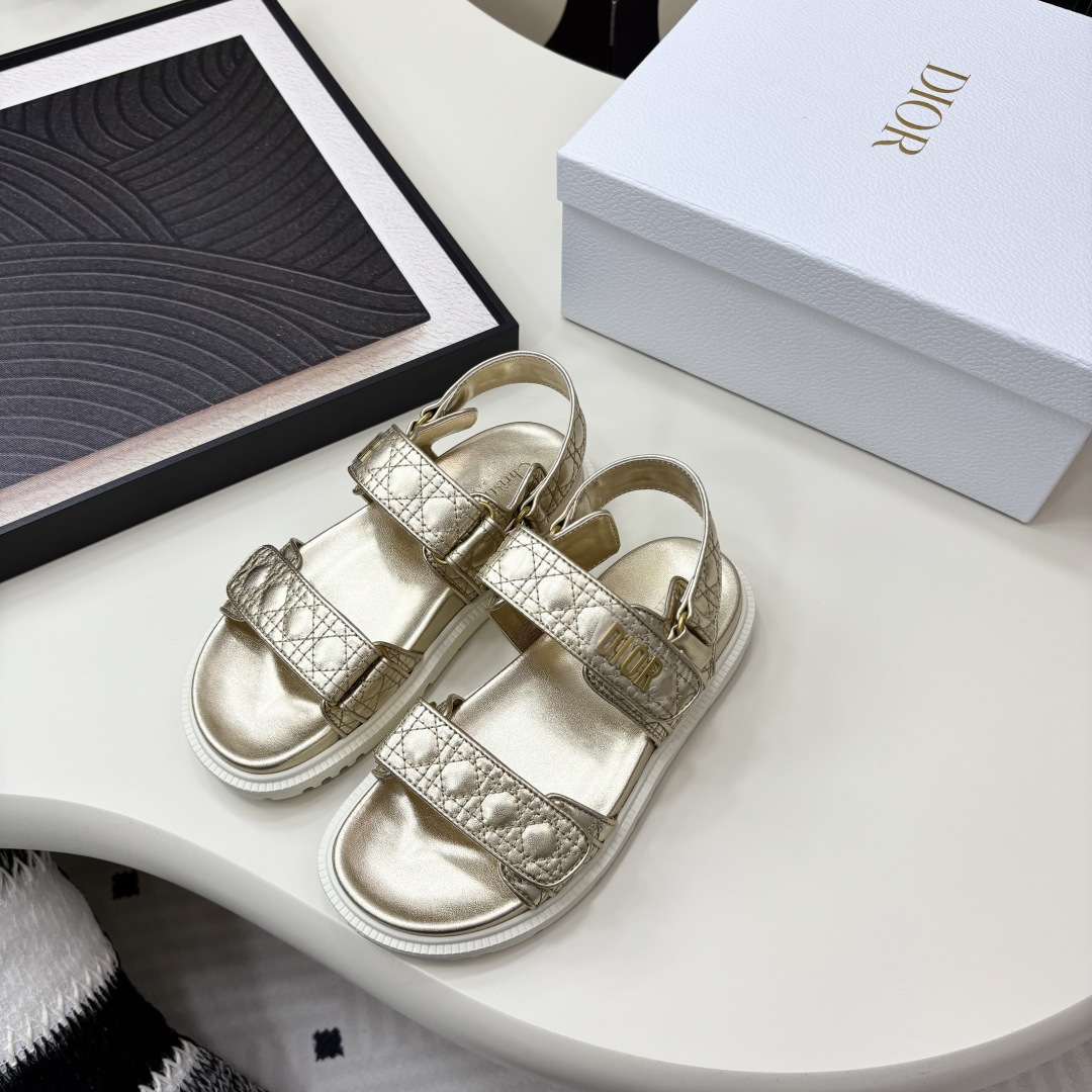 NO:259621,D home high-version slippers, TPU outsole. 2025 new classic style purchasing level quality foreign counter popular thick-soled slippers——————————————————————————————————————————————————————————————————————————————————————————————————————————————————————————————————————————————————————————————————————————————————————————————————————————————————————————19860909D家高版本拖鞋,TPU大底.2025新品经典款代购级别品质国外专柜爆款厚底拖鞋————————————  鞋面内里原版定制特殊材料, 鞋底原版开模1.1（轻便） 码数35-40（40 41定做） 配全套包装,布袋手提袋卡片说明书,拖鞋凉鞋,dior,sandals,slippers,Women's Shoes