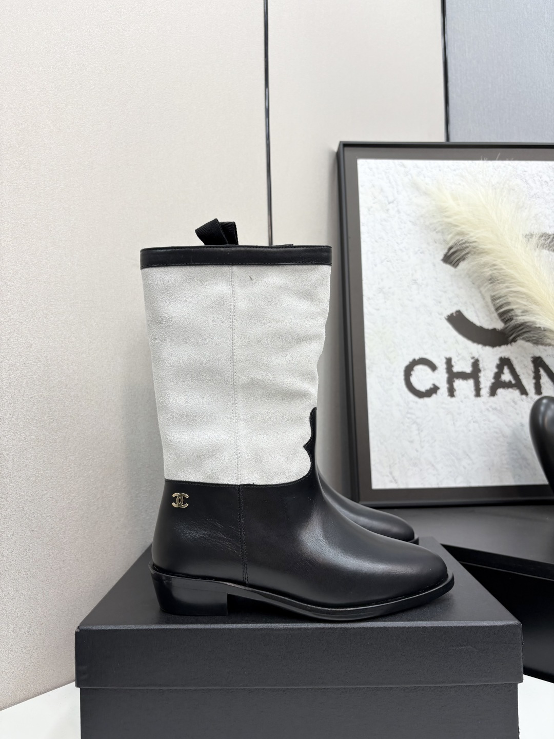 香奈儿短靴 - 秋冬必备のスタイリッシュな一足