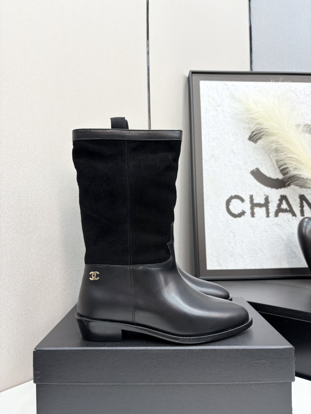 香奈儿小香短靴 - 秋冬必備のスタイルアイコン