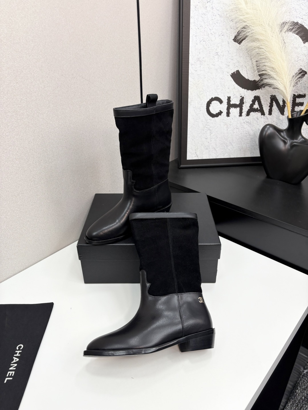 香奈儿小香短靴 - 秋冬必備のスタイルアイコン