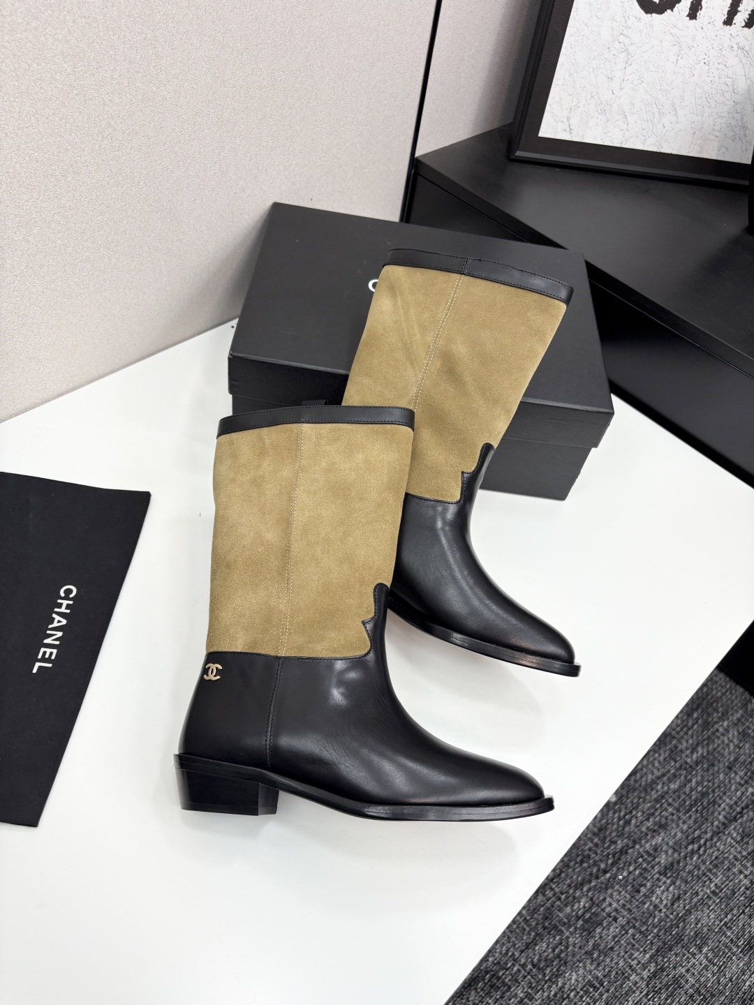 香奈儿短靴 秋冬必备のスタイリッシュアイテム