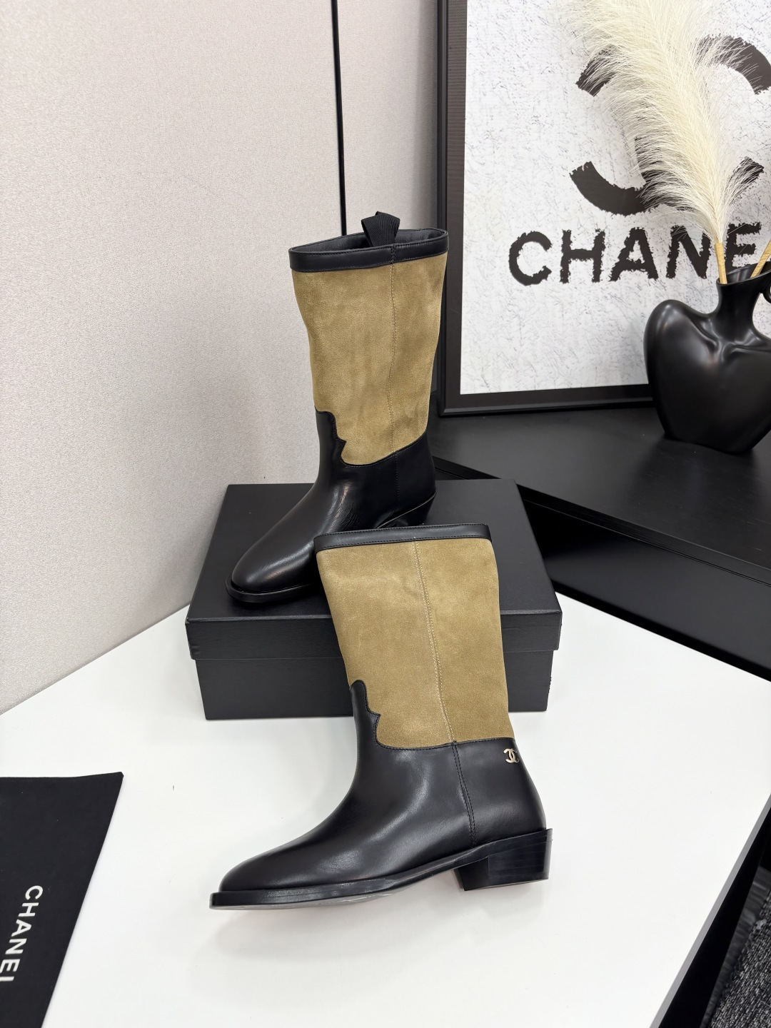 香奈儿短靴 秋冬必备のスタイリッシュアイテム