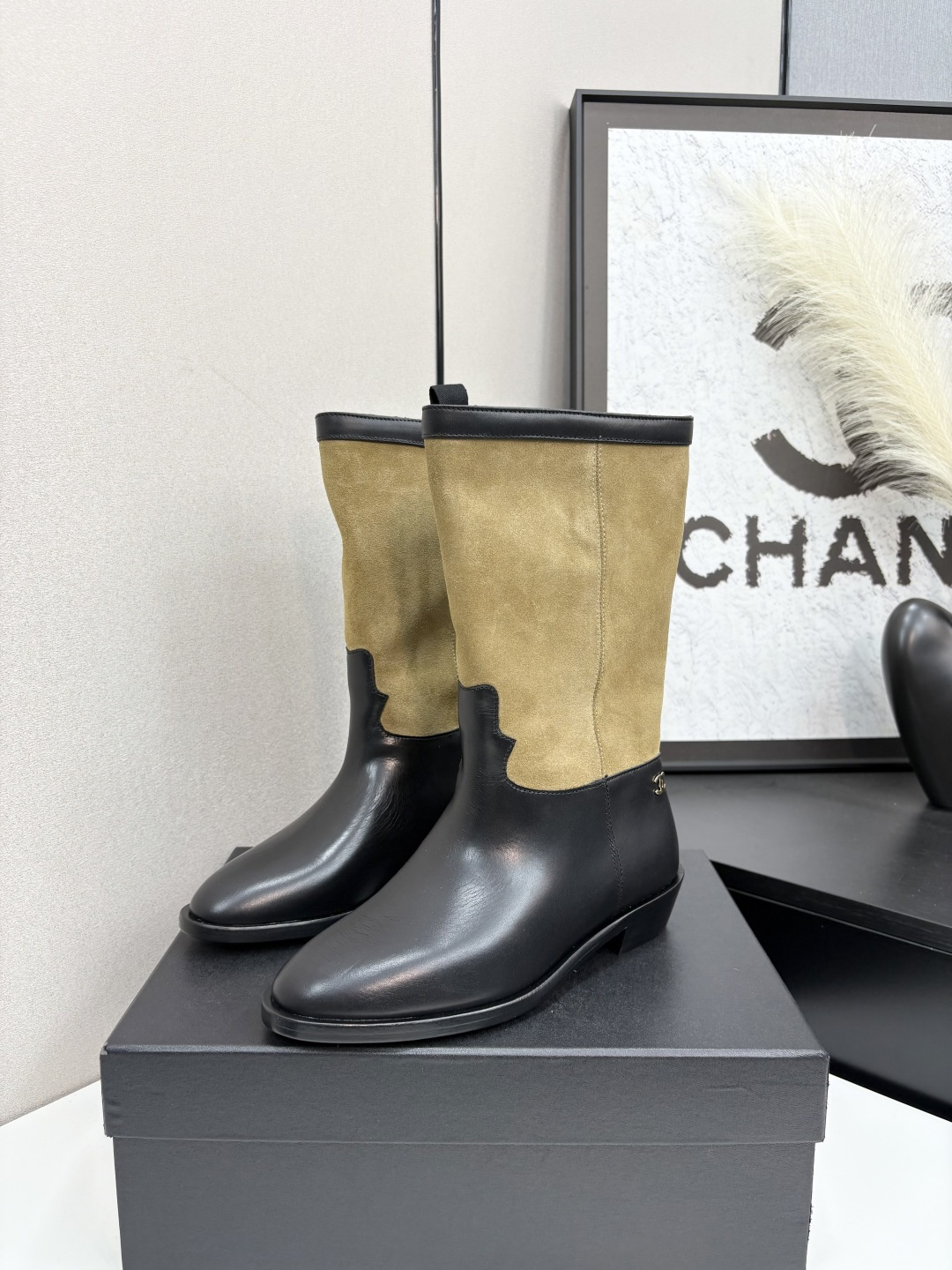 香奈儿短靴 秋冬必备のスタイリッシュアイテム