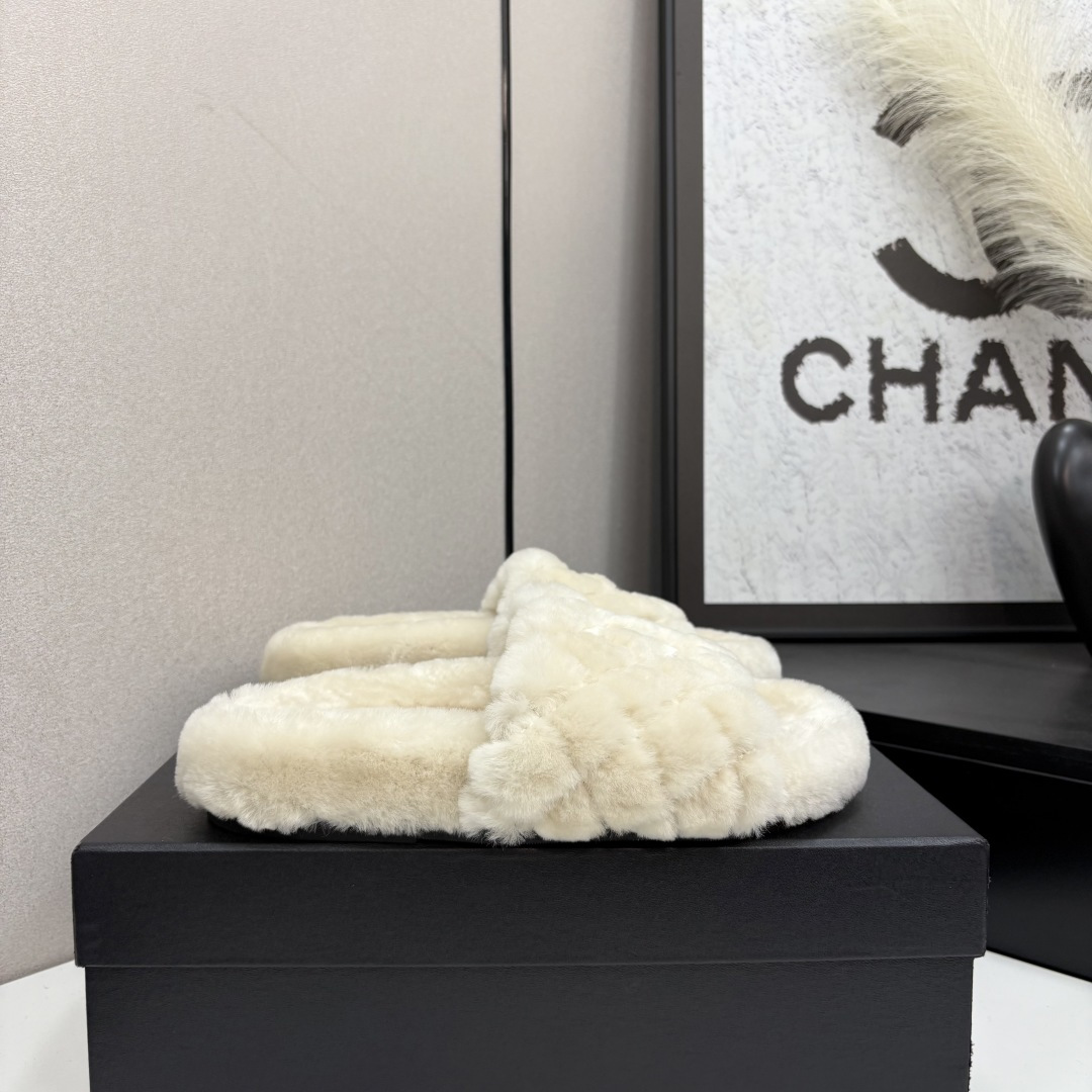 NO:443839,The latest color matching of Xiaoxiangjia hot products in 2025ss official website and Xiaohongshu are launched in a hotly manner, with an upgraded version of the workmanship, high quality!   The latest fashion trend of the latest wool-wool-drag, the super versatile warm sole on the feet, the heroine's favorite [Fireworks] [Fireworks] Upper wool rubber sole 5 sizes 35-41 sizes, [Note 40+41 custom made], wool shoes, chanel198609092025sss官网、小红书同步最新配色小香家爆款火热上线,做工升级版,高品质！  时尚潮流最新款毛毛拖,上脚超百搭暖底,女主们的最爱[烟花][烟花] 鞋面羊毛 橡胶大底 5码数35-41码,【注40+41订做】,毛毛鞋,chanel,Women's Shoes