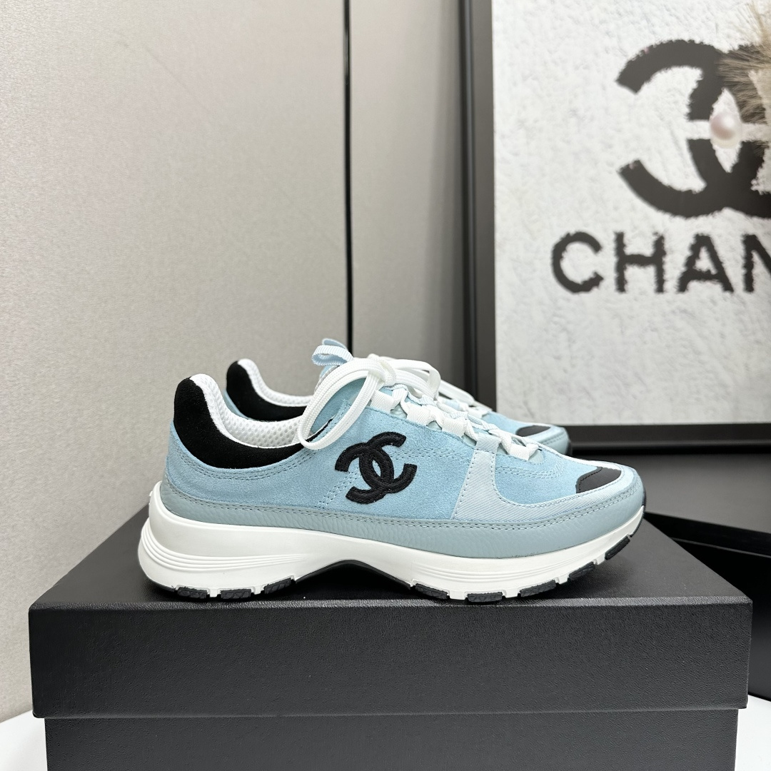 NO:593003,Chanel Chanel panda shoes!  2025 counter top casual sports shoes This classic design; the upper is in the style of electric embroidery with various craftsmanship; the outsole is fashionable and sporty; the outsole is unusually incorporated with a variety of color matching elements... The diversified mix and match is very good-looking and versatile, casual, fashionable, sports, and outdoor can be taken into account... Go material The upper is made of original imported first-layer silk cowhide + original waterproof cloth + original first-layer cowhide. The lining is made of breathable mesh lining. The outsole is based on the original TPU combination outsole.  Counter boutique package complete set for women 35-41, casual shoes/sports shoes, chanel, chanel, sneakers, cowhide19860909Chanel香奈儿熊猫鞋！2025专柜顶级休闲款运动鞋 这款经典设计；鞋面多种工艺电绣的风格；大底却时尚运动；不平凡的拥入了多种配色元素…… 多元化混搭非常好看百搭,休闲,时尚,运动,户外都能兼顾…… Go 材料 鞋面采用 原版进口头层丝绸牛皮+原版防水布+原版头层牛皮 内里采用 透气网里 大底根据 原版TPU组合大底 专柜精品包装全套女35–41,休闲鞋/运动鞋,chanel,chanel,sneakers,cowhide,Women's Shoes