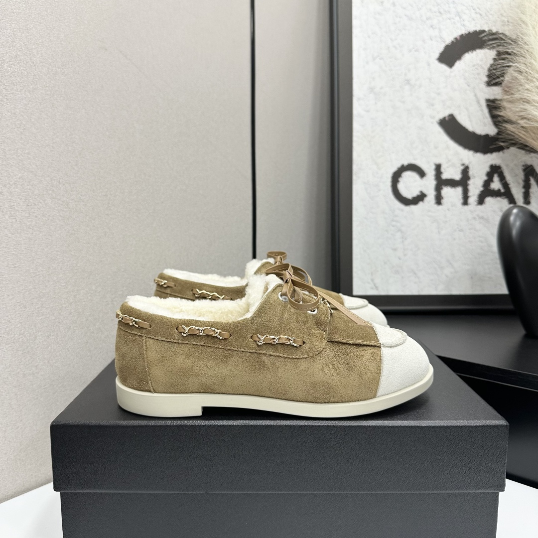 NO:681844,2025★★★★★ Many celebrity internet celebrities are on their feet, a versatile series popularized by domestic and foreign bloggers, a must-have for spring and summer wardrobes. Xiangjia exclusive cow suede upper Lining: imported crystal sheepskin lining (wool lining) outsole original molded custom rubber outsole Shoe size: 35-39 (40, 41, custom-made, non-refundable), single shoes, chanel, sheepskin198609092025★★★★★ 众多明星网红上脚,国内外博主刷爆的一个百搭系列,春夏衣橱搭配必备 首选.香家专属 鞋面牛反绒  内里: 进口水晶羊皮内里（羊毛内里） 大底原版开模定制橡胶大底 鞋码: 35-39（40、41、定做不退换）,单鞋,chanel,sheepskin,Women's Shoes