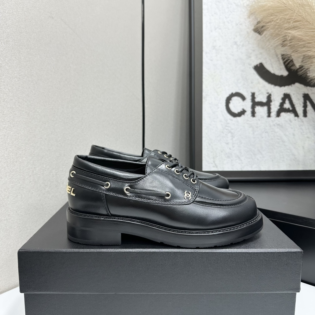 NO:668875,Chanel's vintage chain classic retro sheepskin loafers. Upper design ~ retro shoe shape ~ super fragrant grandma's style ~ comfortable on the feet ~ versatile for commuting ~ worn barefoot or with mid-calf socks, skirts and trousers, they are incomparably beautiful ~ full of high-end feel ~ super durable. Specific sheepskin surface. Mixed sheepskin lining. Soft, sweat-absorbent and breathable. Exclusive original 1:1 mold development ~ long-lasting and non-softening. Italian imported rubber outsole  Size35-39 (40/41 customized, non-returnable), loafers, chanel, loafers, skirts, sheepskin19860909香奈儿中古链条经典复古羊皮乐福鞋 鞋面设计～复古的鞋型～超有香奶奶家的调调～上脚舒服～通勤百搭～光脚穿或搭配中筒袜 配裙子 裤子 都是无敌美～满满高级感～超级耐看 特定羊皮面 混种羊皮内里 柔软吸汗透气 独家原版1:1开模开发 ～持久不软化 意大利进口橡胶大底 Size35-39（40/41定做不退换）,乐福鞋,chanel,loafers,skirts,sheepskin,Women's Shoes