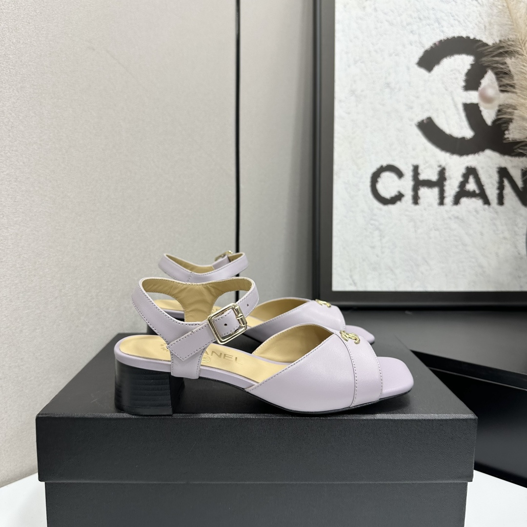 NO:681732,2026★★★★★ Many celebrity internet celebrities are on their feet, a versatile series popularized by domestic and foreign bloggers, a must-have for spring and summer wardrobes. Xiangjia exclusive upper cowhide lining: imported crystal sheepskin lining outsole original molded custom leather outsole Shoe size: 35-39 (40, 41, customized non-returnable), high heels sandals, chanel, sandals, high heels, cowhide, sheepskin, Leather  soles198609092026★★★★★ 众多明星网红上脚,国内外博主刷爆的一个百搭系列,春夏衣橱搭配必备 首选.香家专属 鞋面牛皮  内里: 进口水晶羊皮内里 大底原版开模定制真皮大底 鞋码: 35-39（40、41、定做不退换）,高跟鞋凉鞋,chanel,sandals,high heels,cowhide,sheepskin,Leather soles,Women's Shoes