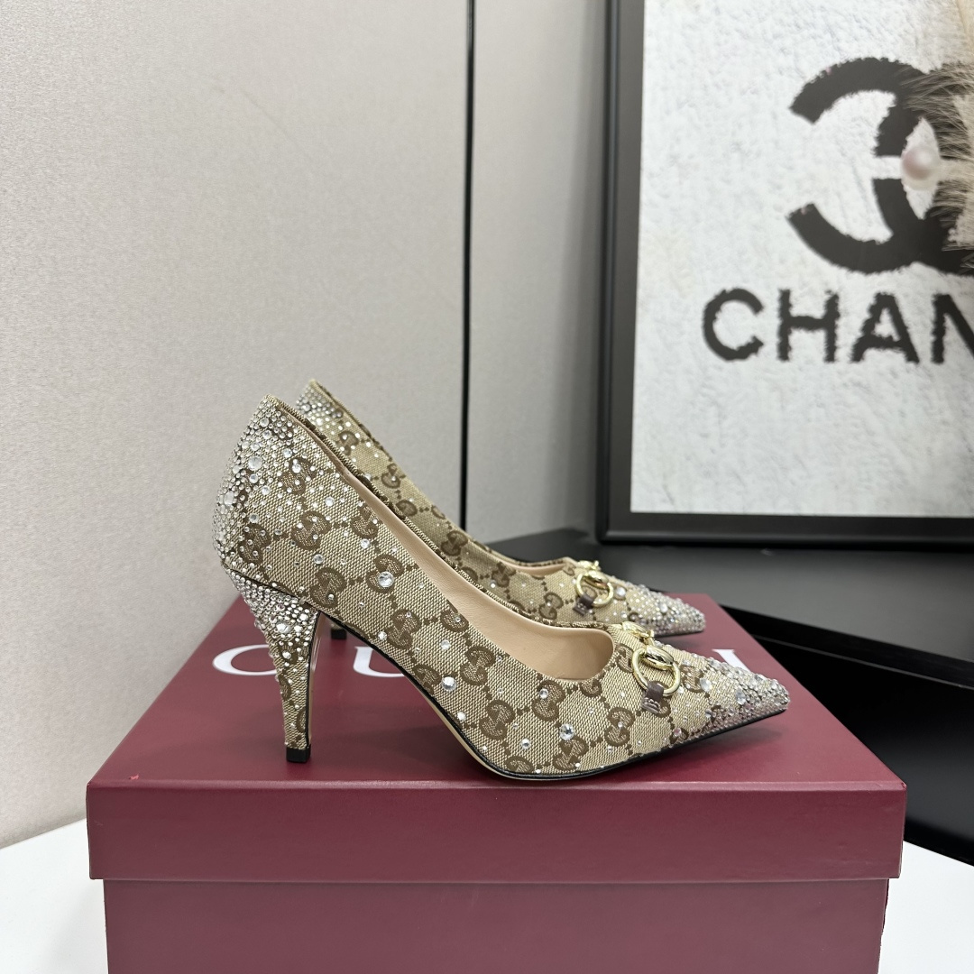 NO:710962,New product, original last shape development, counter synchronization. Fabric, mixed sheepskin' lining, sheepskin 34-42 (34.40.41.42.43 customized) Heel height, 4.58.5cm hot rhinestones, high-heeled shoes, high heels, sheepskin19860909新品,原版楦形开发、专柜同步 面料,混种羊皮‘ 内里,羊皮 34－42(34.40.41.42.43定做) 跟高,4.58.5cm 烫钻,高跟鞋单鞋,high heels,sheepskin,Women's Shoes