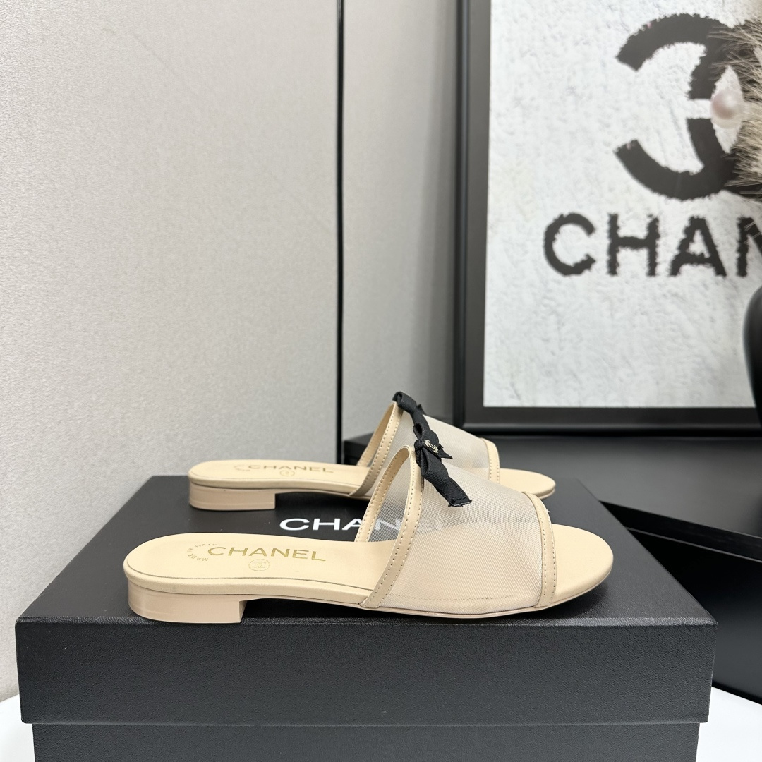 NO:710955,2026★★★★★ Many celebrity internet celebrities are on their feet, a versatile series popularized by domestic and foreign bloggers, a must-have for spring and summer wardrobes. Exclusive to Xiangjia. Upper mesh. Lining: imported crystal sheepskin lining. Original molded custom leather outsole. Shoe size: 35-39 (40, 41, custom-made, non-refundable), high-heeled shoes, chanel, high heels, slippers, sheepskin, Leather soles.198609092026★★★★★ 众多明星网红上脚,国内外博主刷爆的一个百搭系列,春夏衣橱搭配必备 首选.香家专属 鞋面网纱  内里: 进口水晶羊皮内里 大底原版开模定制真皮大底 鞋码: 35-39（40、41、定做不退换）,高跟鞋拖鞋,chanel,high heels,slippers,sheepskin,Leather soles,Women's Shoes