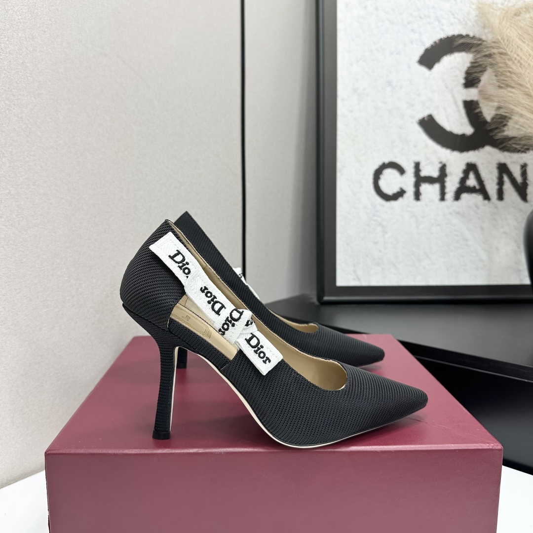 NO:760638,J'ADIOR Dior 2026 early spring new ribbon bow high-heeled women's shoes. Stars' same style CD letter logo flat-bottomed square-head hollow color-blocking shoes. The top version on the market. Material upper imported eco-friendly jacquard + water-dyed sheepskin lining + Italian genuine leather outsole. Heel height: flat bottom/medium heel 6.5CM/high heel 9.5CM.  Size34-42 (34.40.41.42. Law is non-refundable), high heels, dior, dior, high heels, sheepskin, Leather soles19860909J'ADIOR 迪奥 Dior 2026早春新款织带蝴蝶结高跟女鞋 明星同款CD字母logo平底方头镂空拼色单鞋 市面顶级版本 材质鞋面进口环保提花+水染羊皮内里+意大利真皮大底 跟高:平底/中跟6.5CM/高跟9.5CM Size34-42（34.40.41.42.定律不退换）,高跟鞋,dior,dior,high heels,sheepskin,Leather soles,Women's Shoes