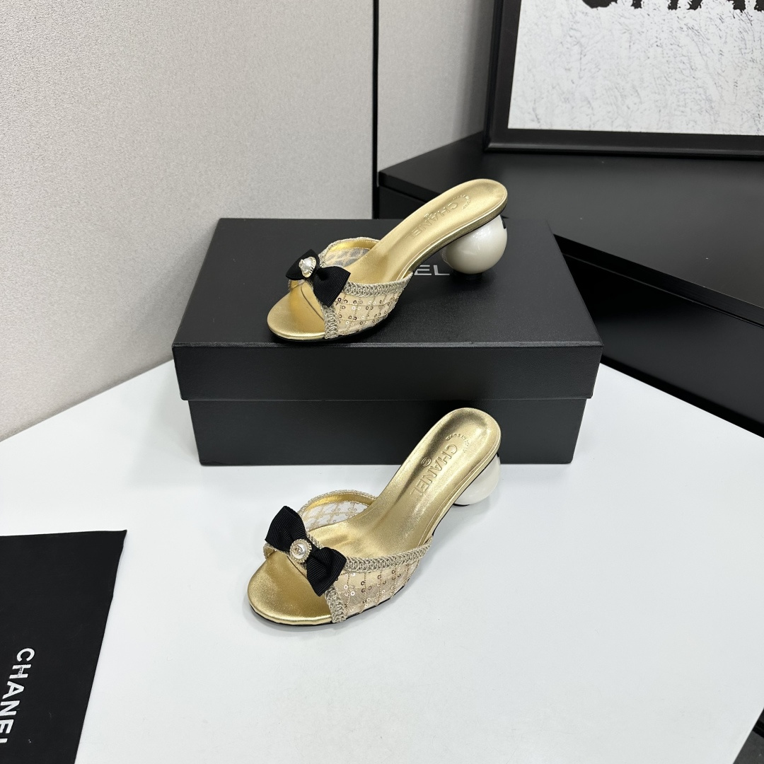 Женские туфли с бисером и оригинальной платформой Chanel