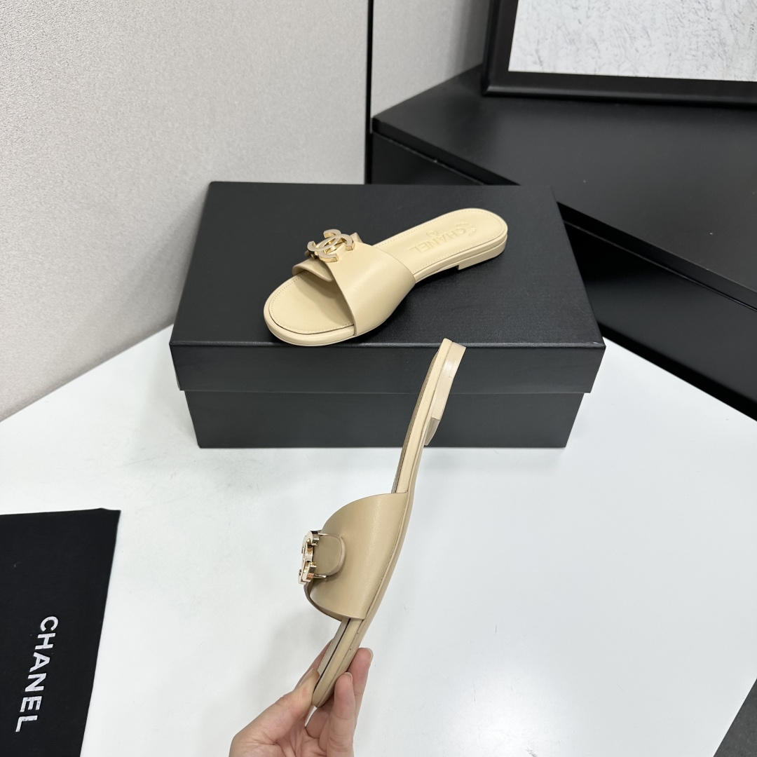 Chanel CC Leather Flat Slide Sandals
