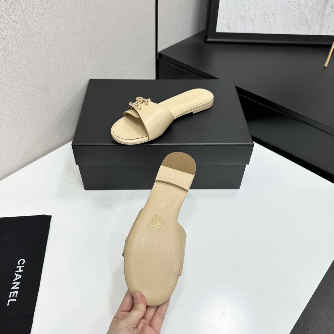 Chanel CC Leather Flat Slide Sandals