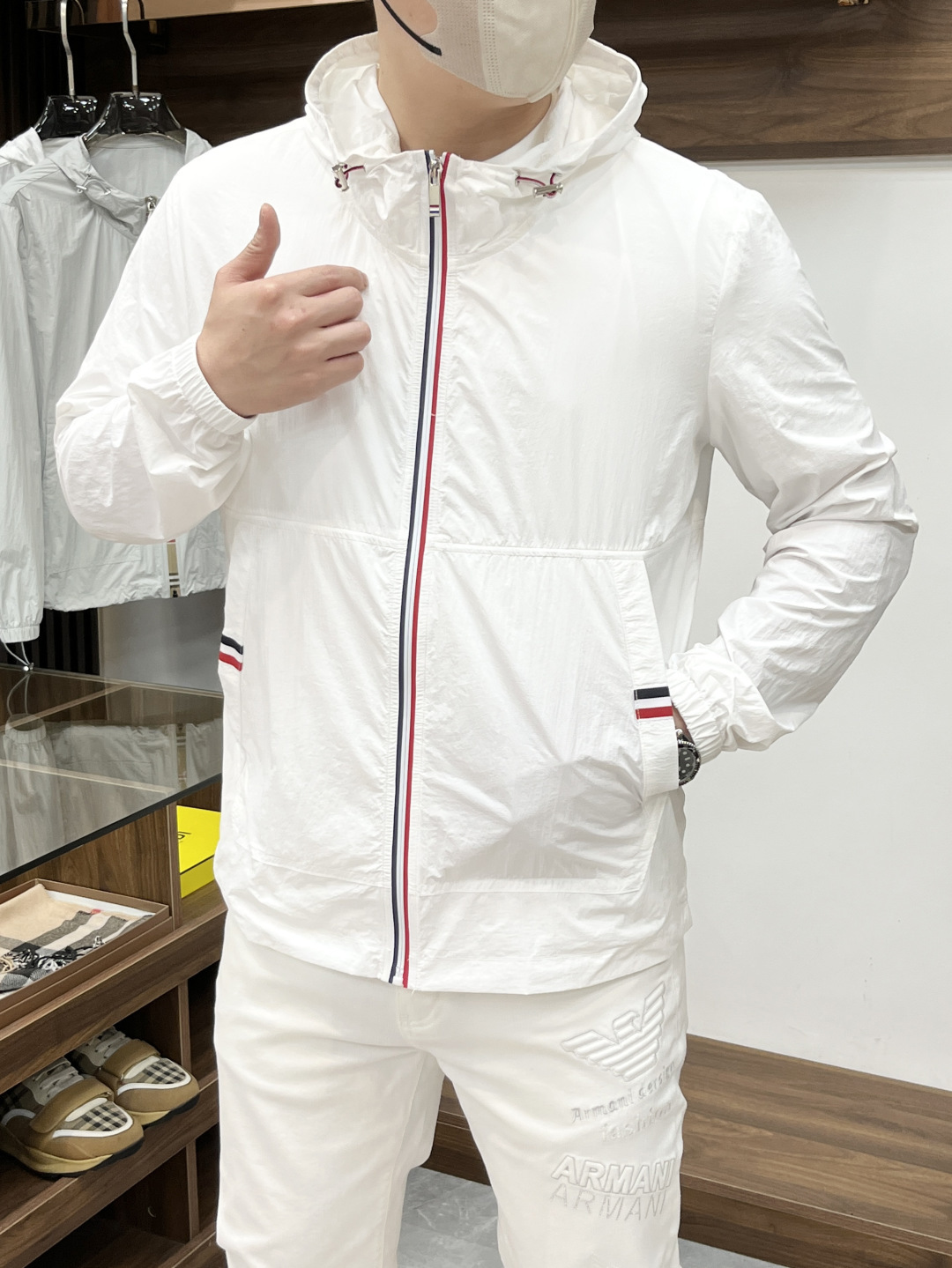 P950 TB Tom Brown: Custom Tan-Proof Jacket for Active Men in 2025 - 图片 1