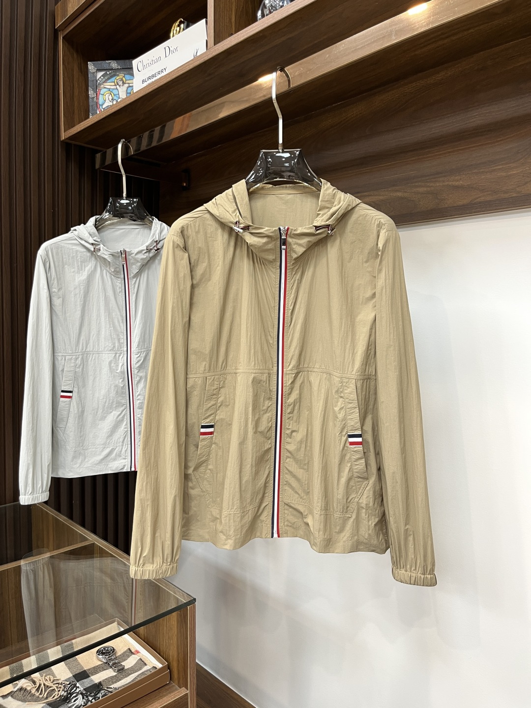 P950 TB Tom Brown: Custom Tan-Proof Jacket for Active Men in 2025 - 图片 2