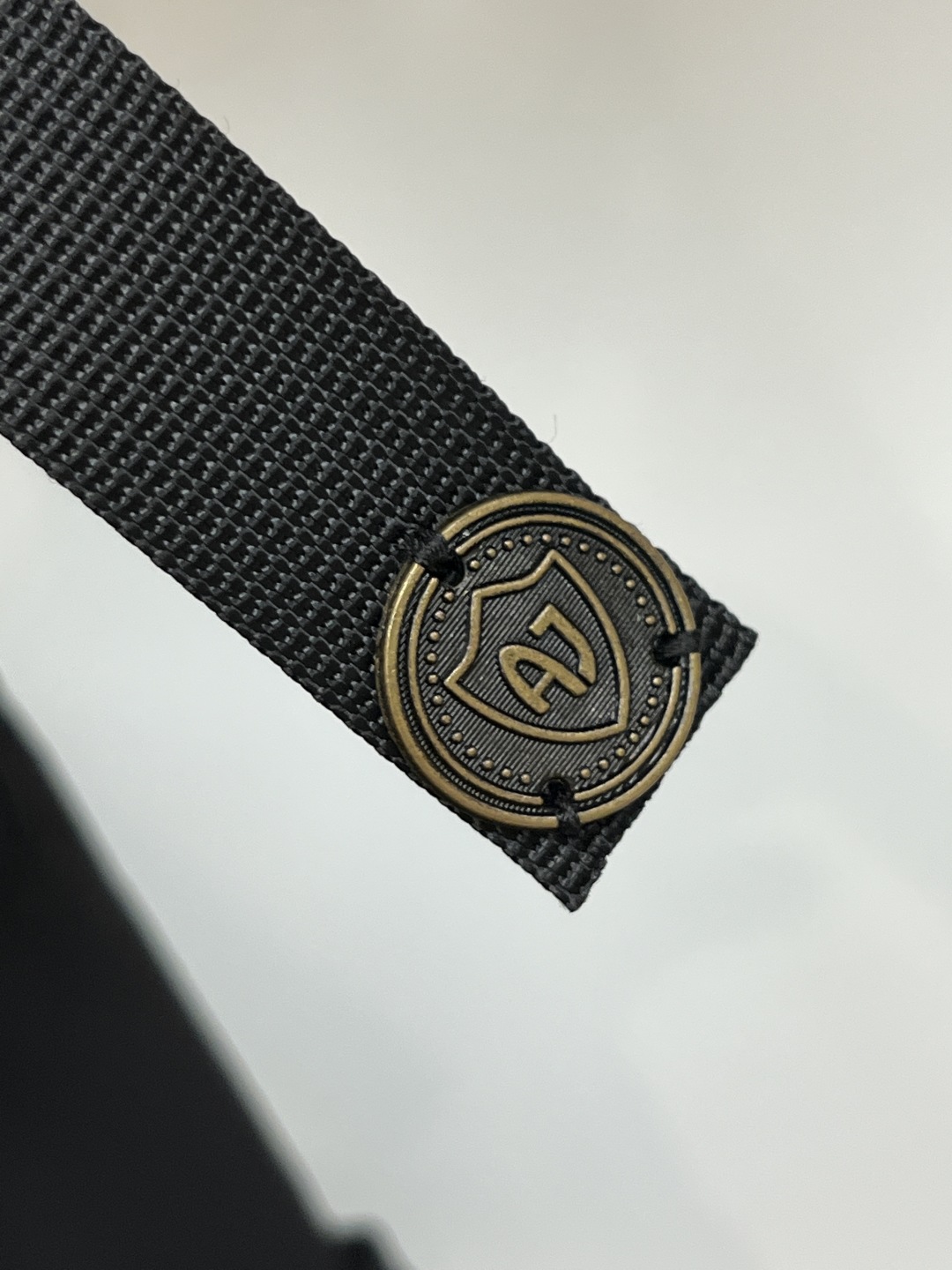 “Armani Amani Recreational Shorts: Custom Air-Smuggling Fabric for Ultimate Comfort and Style” - 图片 8