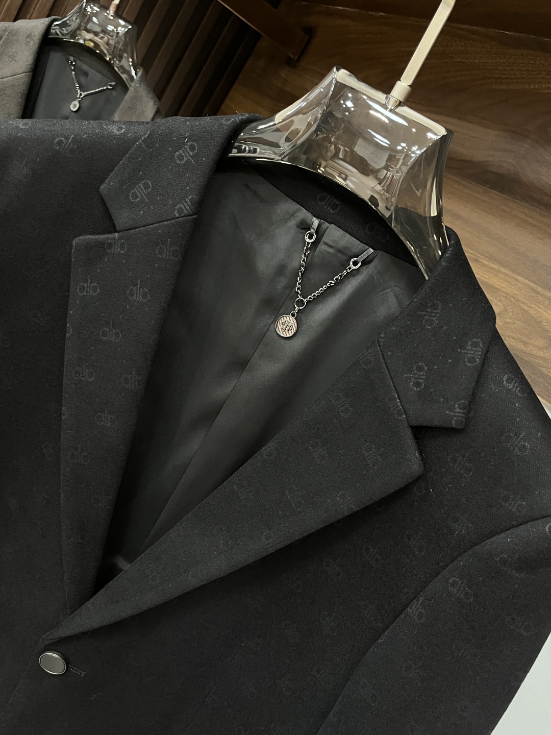 Men's Fashionable Wool Blend Blazer - Stylish Outerwear and Inner Layering 7 cmp i1758037307714 3792 0 5