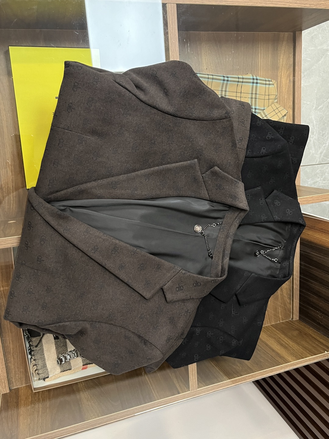 Men's Fashionable Wool Blend Blazer - Stylish Outerwear and Inner Layering 3 cmp i1758037307715 4431 0 1