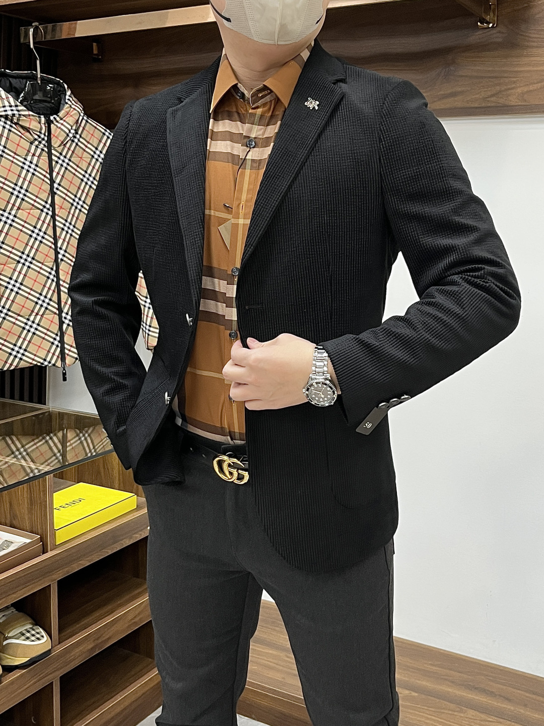 NO:725767,(Available after the New Year) Dior Dior - 2026ss new autumn and winter foreign trade company order Fashion boutique suit jacket, customized high-quality polyester fiber fabric!  Logo design with top fashion big-name elements, complete with three standards!  Original hardware accessories, smooth lines, exquisite craftsmanship, awesome upper body shape, comfortable fabrics, windproof and warm, it is very fashionable, handsome and a must-have for casual and fashionable men with any combination!  Sizes M-3XL can fit up to 190 pounds!  ,,dior,dior,jackets & coats,business suit,19860909（可年后） Dior 迪奥- 2026ss秋冬新品外贸公司订单 时尚精品西装外套,定制高品质聚酯纤维面料！顶级时尚大牌元素logo设计,三标齐全！原版五金辅料,线条流畅,工艺精致,上身版型超赞,面料舒适,挡风保暖,随意搭配都非常时尚帅气休闲时尚男仕必备款哦！尺码M-3XL 最大可穿190斤！,,dior,dior,jackets & coats,business suit,,Men's clothing