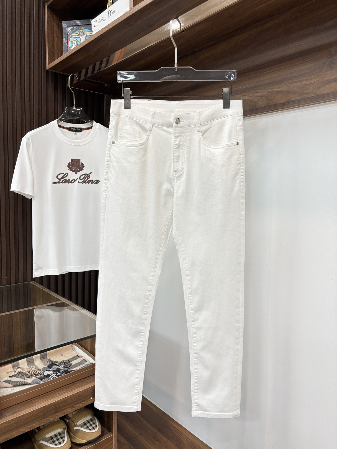 NO:871828,[BURBERRY] Spring new style 2026 official website high-end new products original order few handsome jeans, 100% original order versatile artifact!  This year's latest popular style design is made of denim fabric made of imported Turkish cotton. It is comfortable on the upper body and has a tall and stylish tailoring design!  Low-key yet luxurious, with a super-feeling upper body that is exquisite and lively, simplicity is beauty. It is perfect for everything, a must-have item for handsome men!  Original logo personality, fashion, charm, size 29-38,,burberry,burberry,jeans,19860909【BURBERRY 巴宝莉】开春新款 2026官网高端新品原单少数帅爆牛仔裤,百分百原单 百搭神器！今年最新流行的风格设计款式,采用进口土耳其的棉花制作成的单宁布,上身舒适,剪裁设计挺拔有型！低调不失奢华 超有feel上身精致跃然,简单就是美.完爆一切,型男必备单品！原版logo个性 时尚 魅力码数29-38,,burberry,burberry,jeans,,Men's clothing