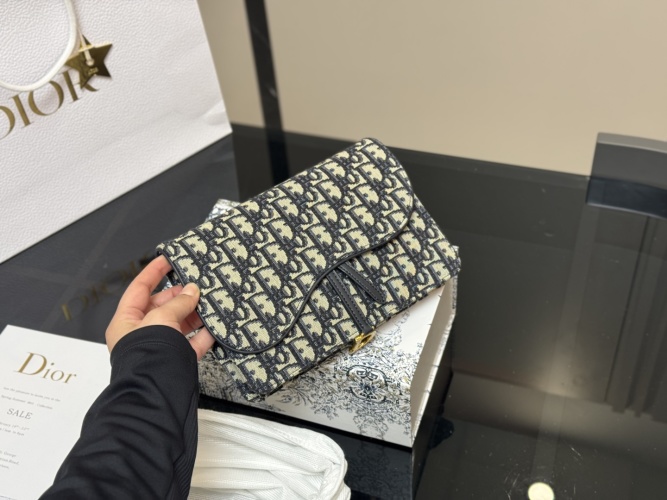 Dior WOC Bolso Bandolera con Cadena Antigua y Diseño Floral Clásico 1 Dior WOC Bolso Bandolera con Cadena Antigua y Diseño Floral Clásico