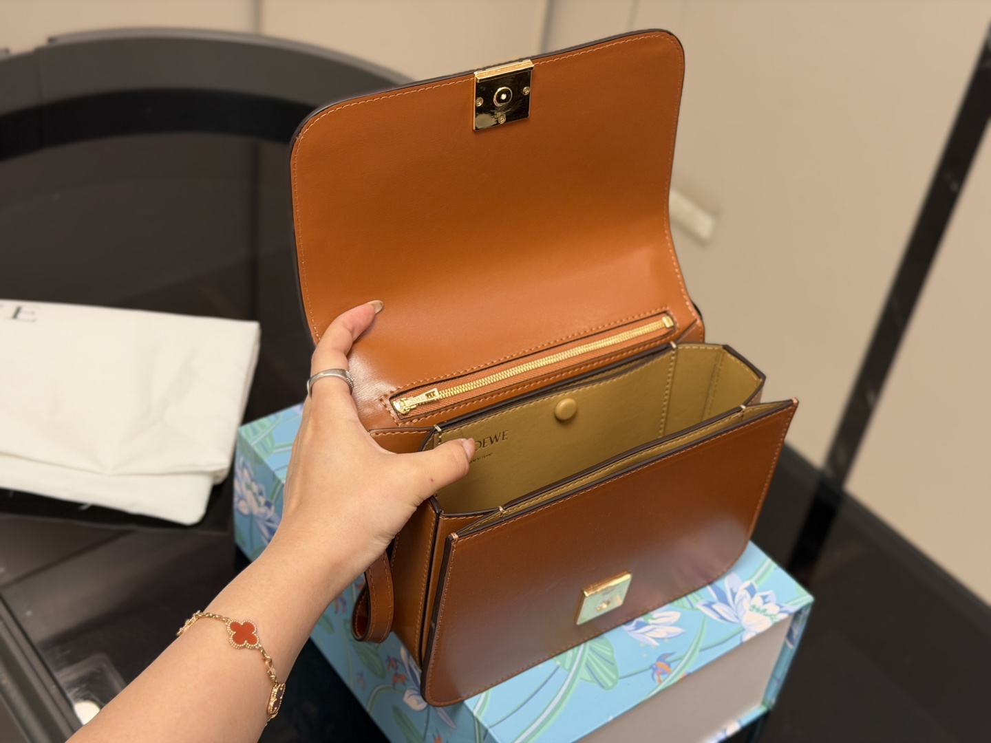 Tamaño del bolso LOEWE: 22*16cm — photo 4