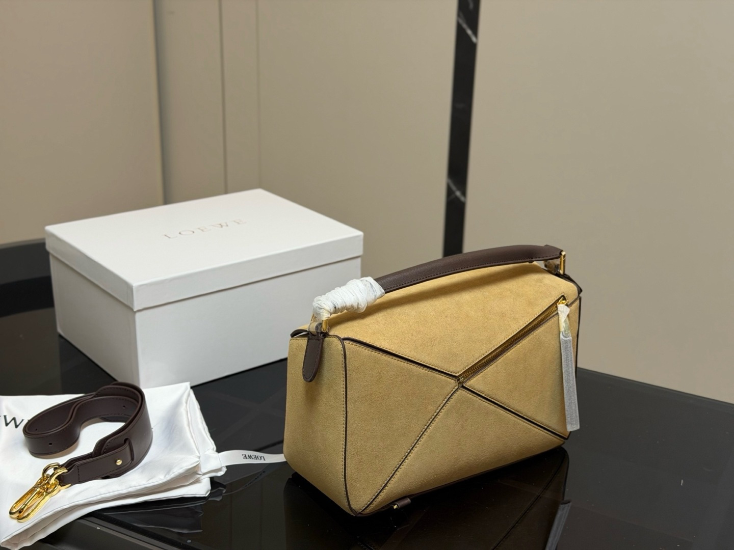 LOEWE bag size：30*21cm — photo 8