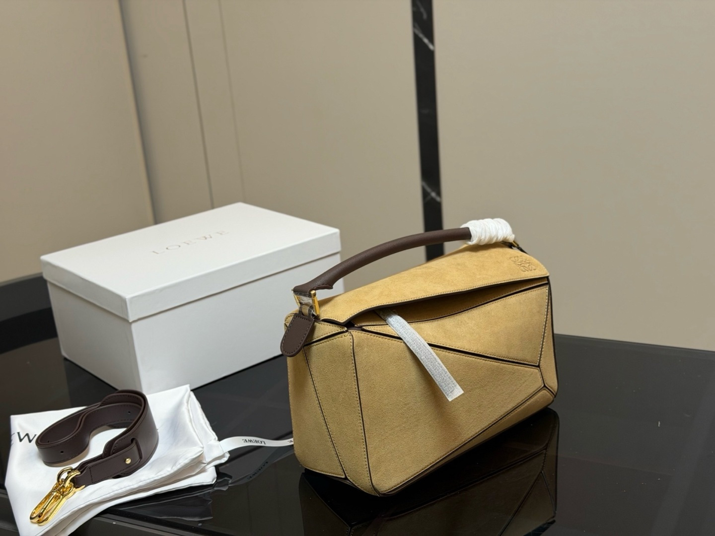 LOEWE bag size：30*21cm — photo 5